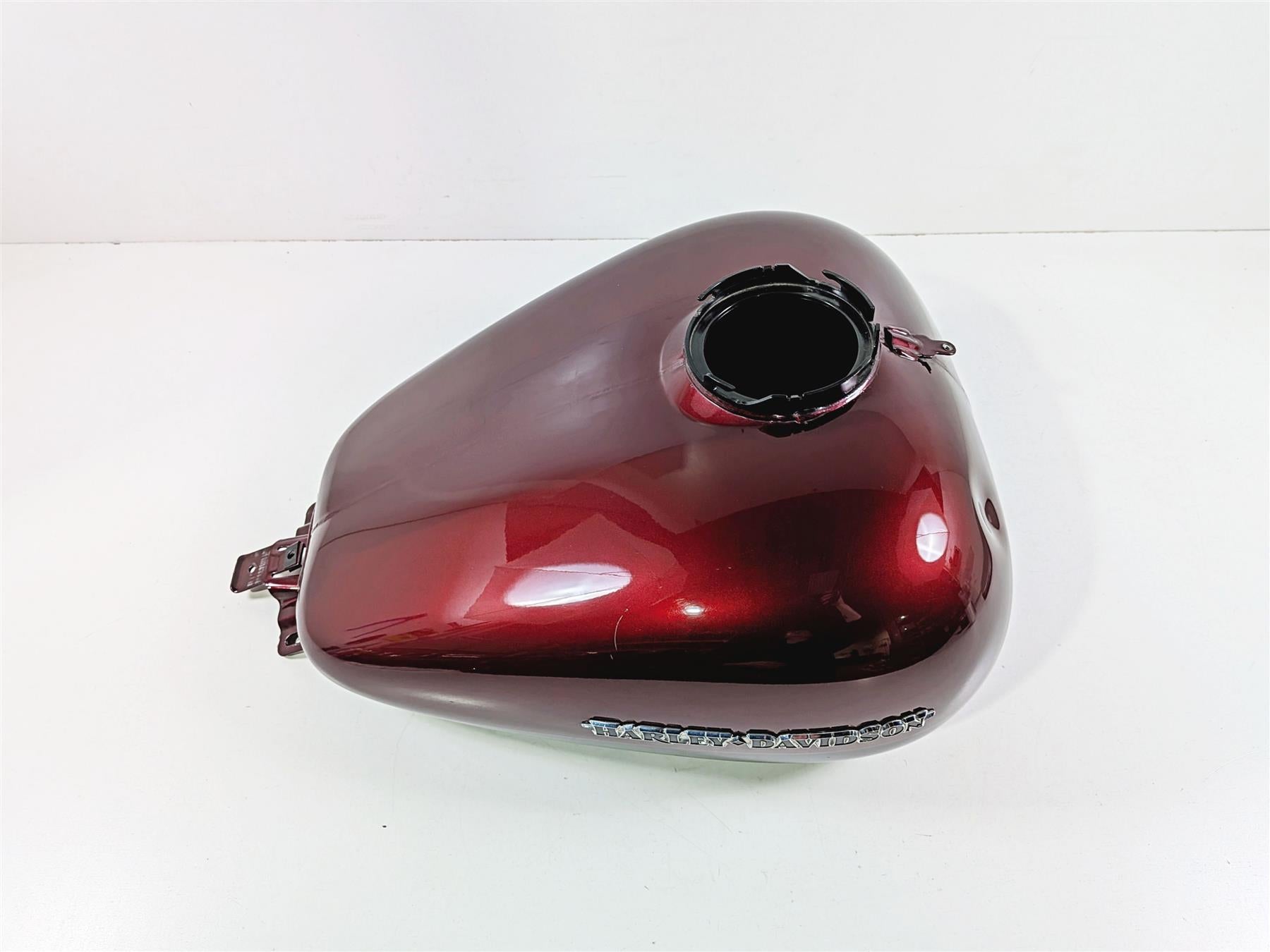 2014 Harley Touring FLHTK Electra Glide Fuel Gas Petrol Tank - Dent 61356-08-Mototech271