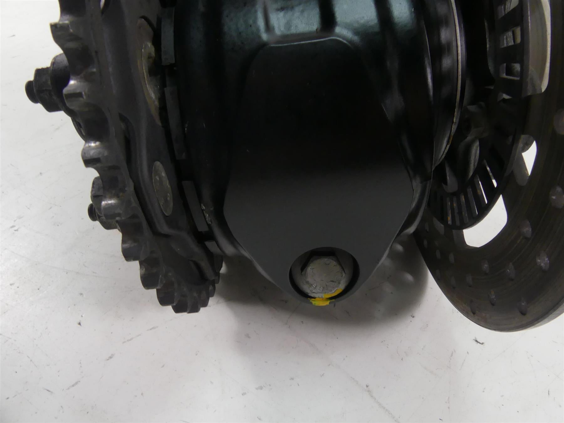 2015 KTM 1290R Super Duke Swingarm Swing Arm Suspension & Axle 6130403004433 {{ shop.shopifyCountryName }} - Mototech271