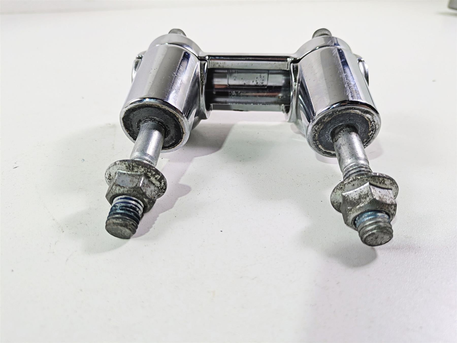 2018 Harley FLHCS Softail Heritage 115th Handlebar Riser & Medallion 56998-09 {{ shop.shopifyCountryName }} - Mototech271