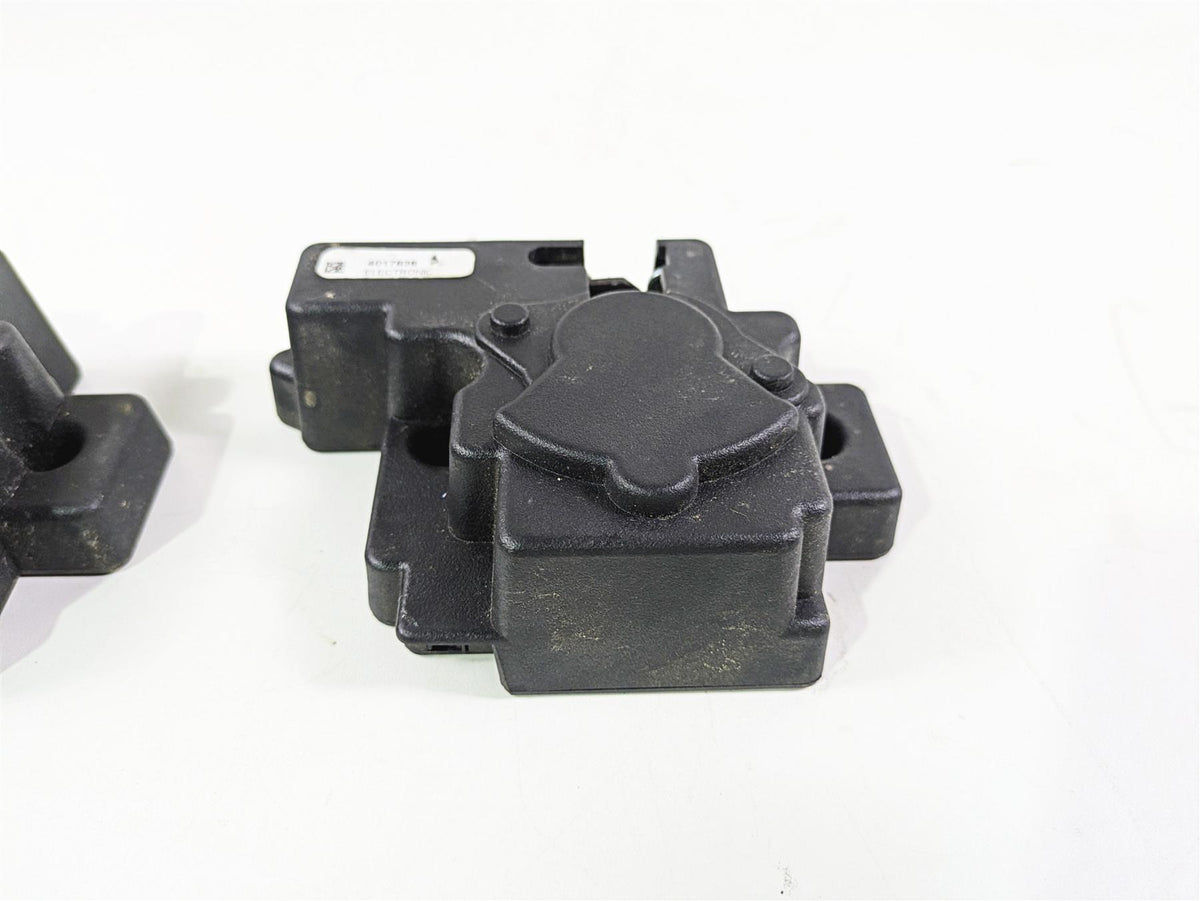 2018 Indian Springfield Dark Horse Saddlebag Lock Actuator Set 4017838 {{ shop.shopifyCountryName }} - Mototech271