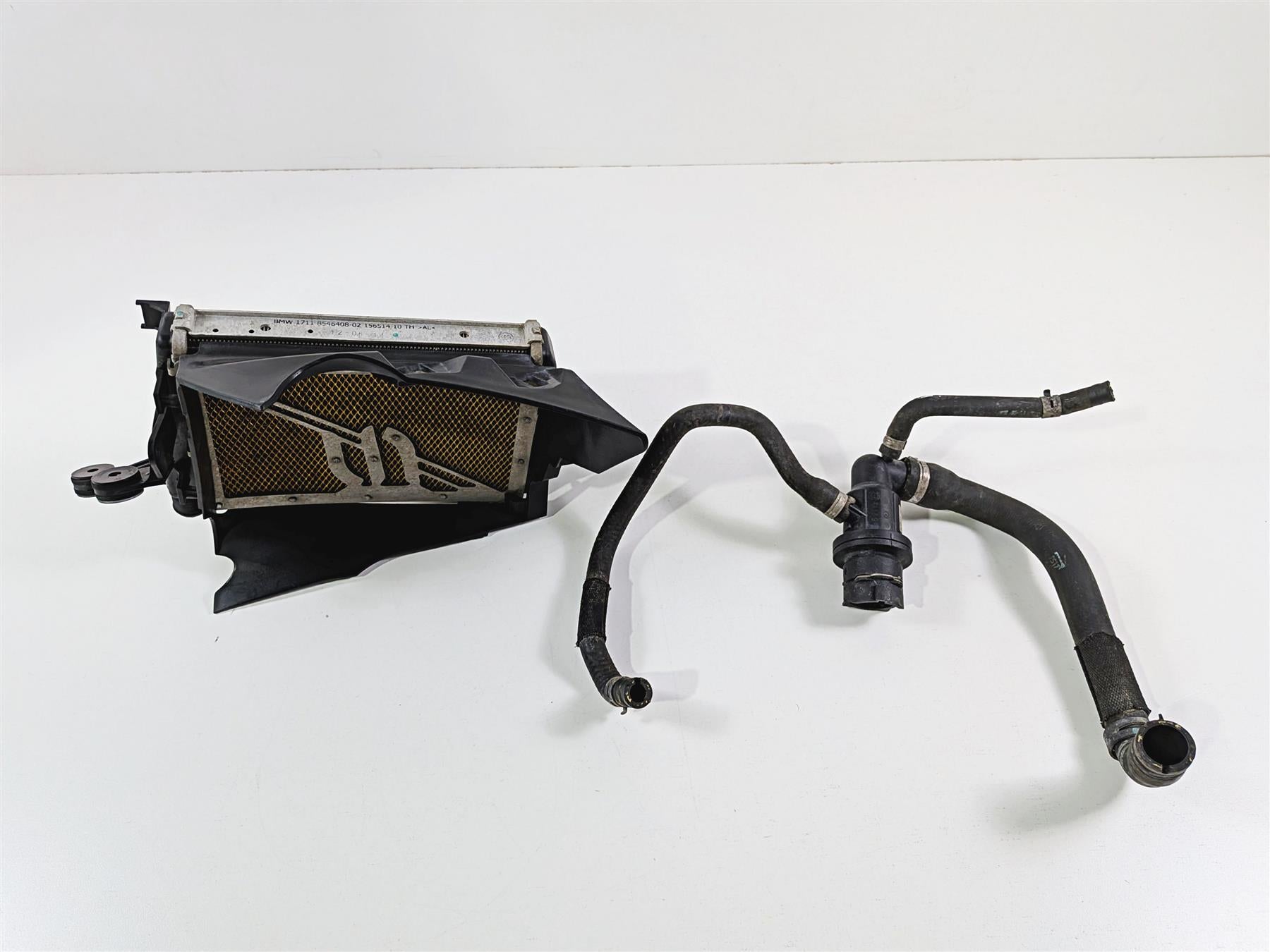 2015 BMW R1200GS K50 Right Left Radiator Fan & Covers -No Leaks 17118546416 {{ shop.shopifyCountryName }} - Mototech271