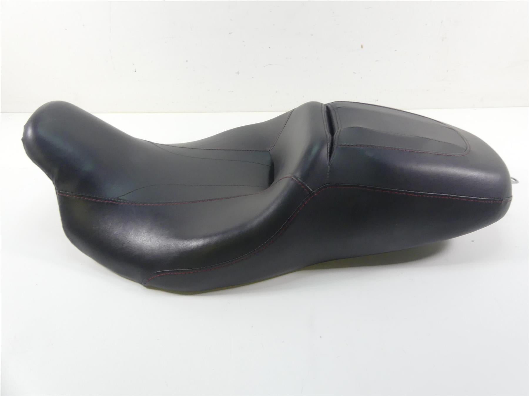 2013 Harley Touring FLHX Street Glide Front Driver Seat Saddle -No Tear 52000142 {{ shop.shopifyCountryName }} - Mototech271