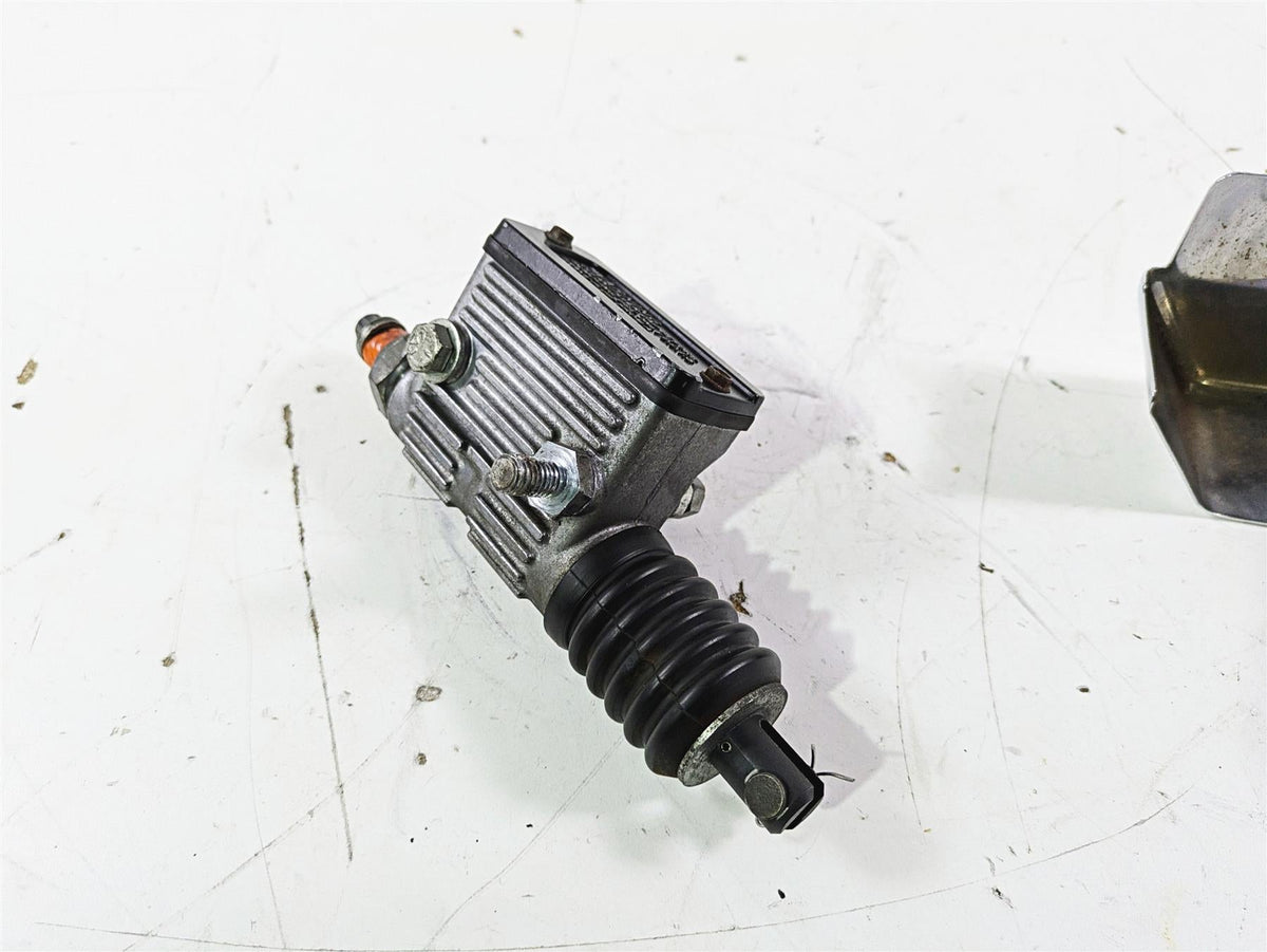 1992 Harley FLSTC Softail Heritage Rear Brake Master Cylinder + Cover 42468-87E {{ shop.shopifyCountryName }} - Mototech271