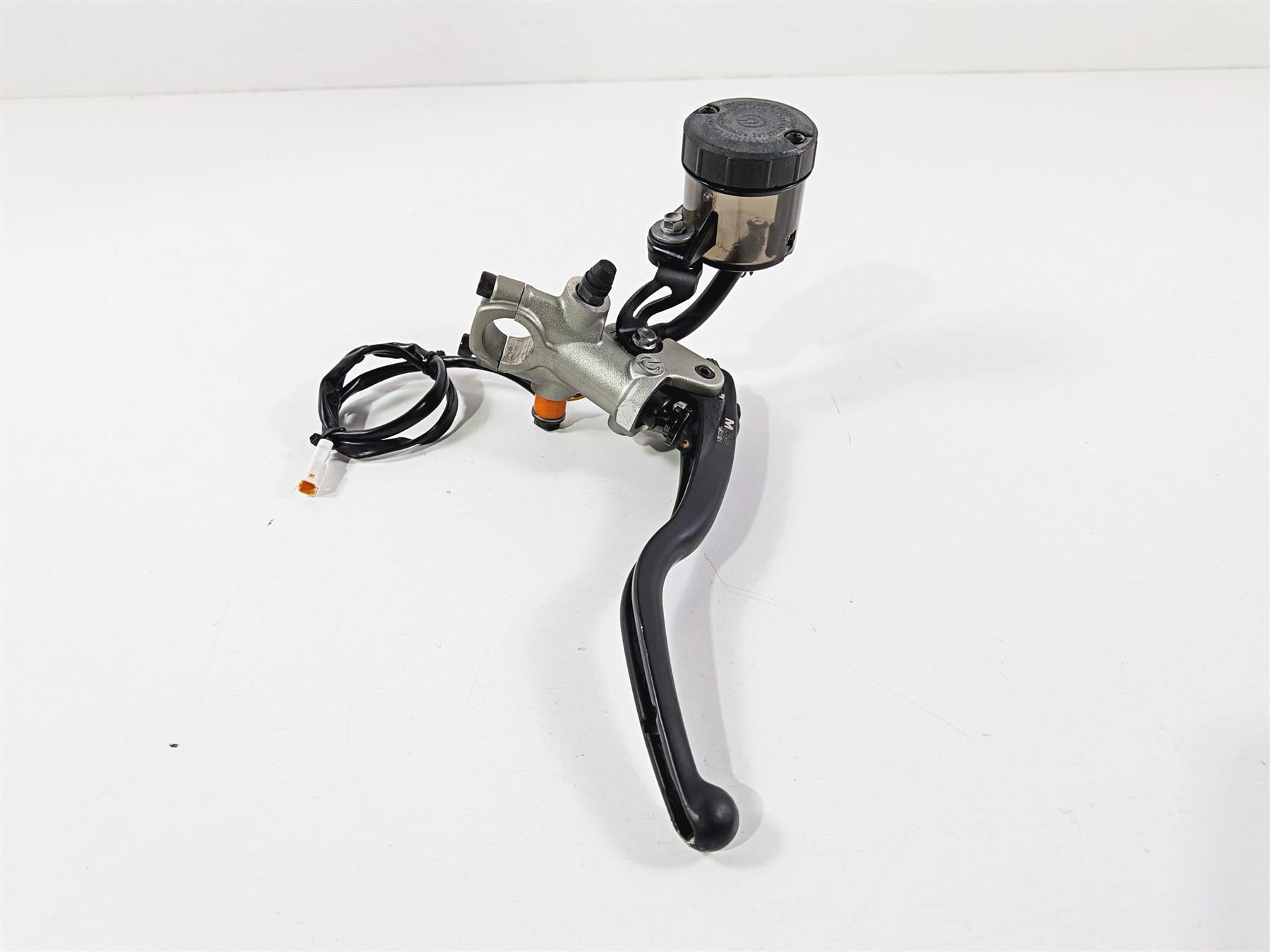 2019 Triumph Speed Triple RS 1050 Brembo Front Radial Brake Pump & Lever T2024898 {{ shop.shopifyCountryName }} - Mototech271