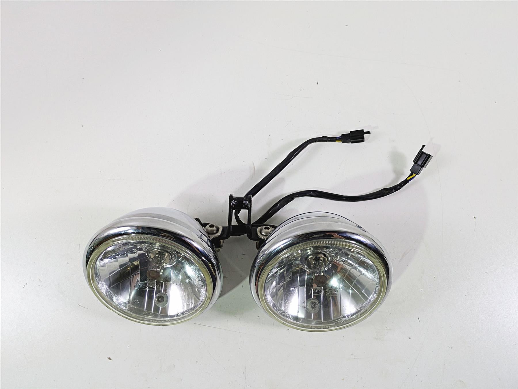 2006 Triumph Rocket 3 Headlight Head Light Lamp & Mounts T2700634 T2701000 {{ shop.shopifyCountryName }} - Mototech271