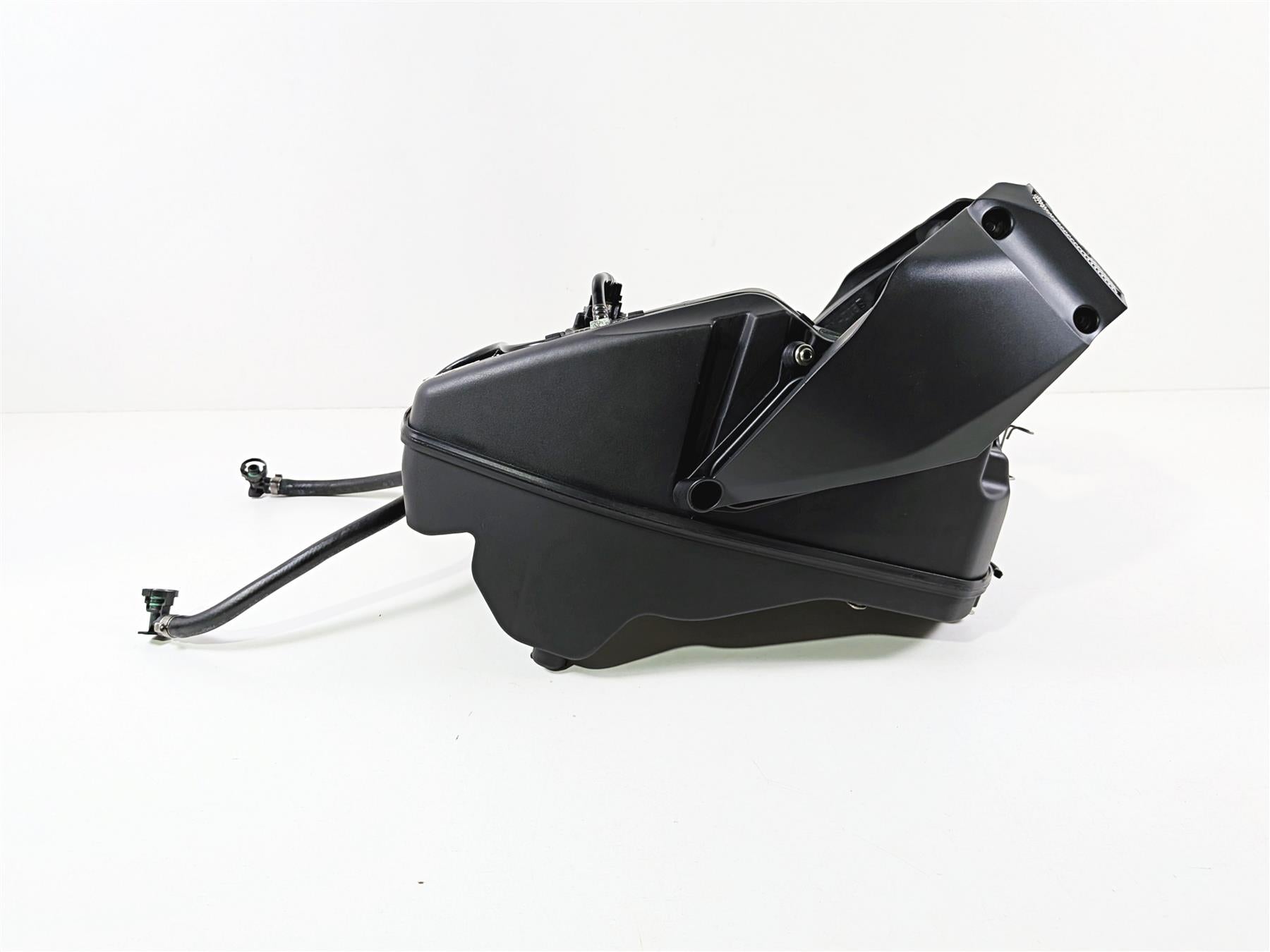 2011 Ducati Streetfighter 1098 S Air Box Breather & Injectors & Ducs 44211393B {{ shop.shopifyCountryName }} - Mototech271