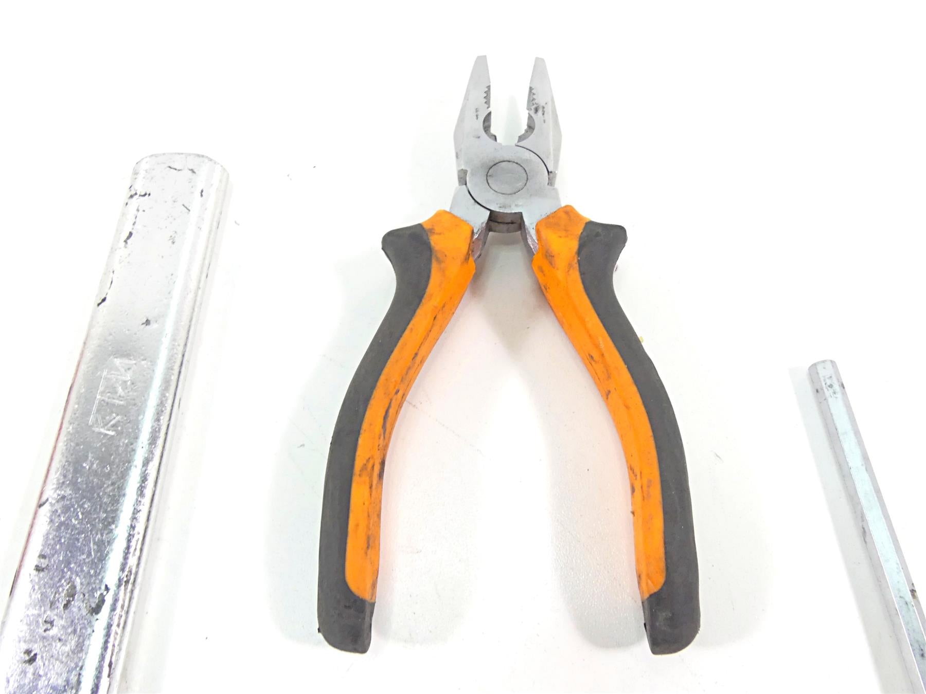 2016 KTM 1290 Super Duke R Tool Kit Set & Bag 61329099100 61329099200 {{ shop.shopifyCountryName }} - Mototech271