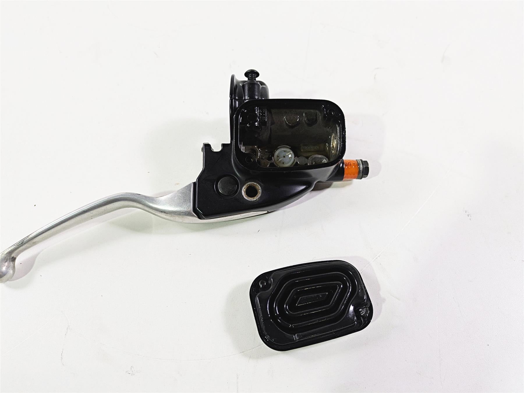 2016 Harley VRSCDX Night Rod Front Brake Master Cylinder 44551-08F {{ shop.shopifyCountryName }} - Mototech271