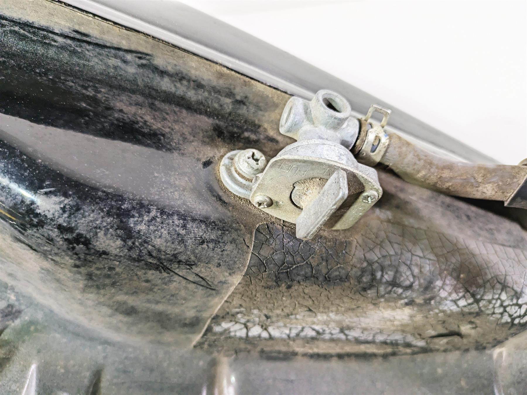 2007 Yamaha XVS1300 V-Star Fuel Gas Petrol Tank - Dented 3D8-YK241-00 {{ shop.shopifyCountryName }} - Mototech271