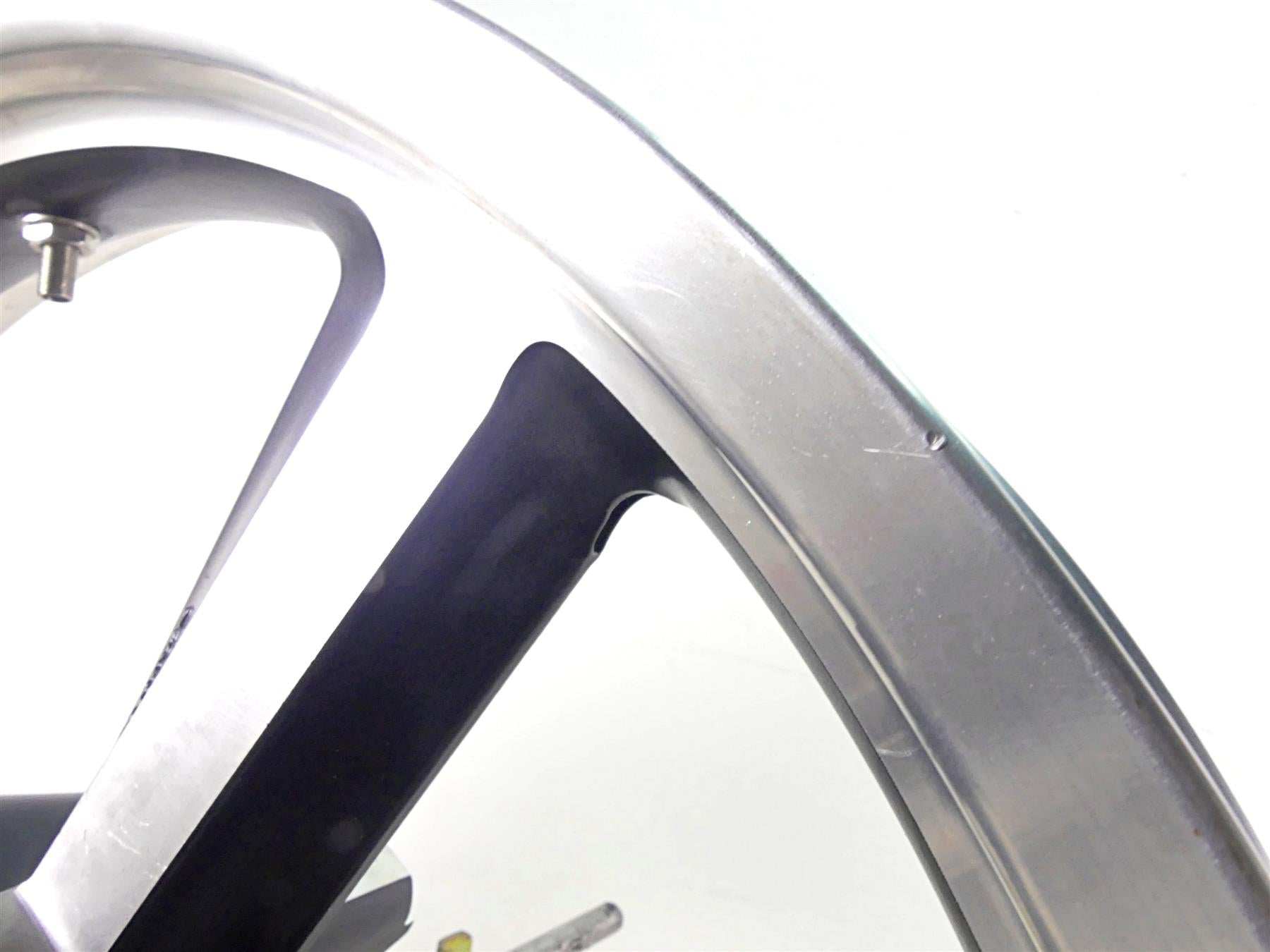 2015 Harley VRSCF Muscle V-Rod Straight Front Wheel Rim 19x3 41670-09 {{ shop.shopifyCountryName }} - Mototech271