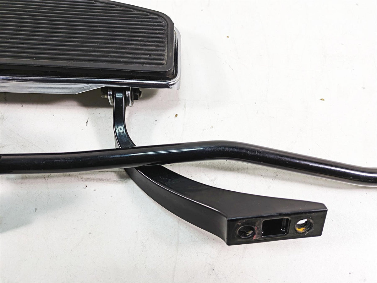 2012 Harley FLD Dyna Switchback Right Floorboard & Brake Pedal Set 54172-12 {{ shop.shopifyCountryName }} - Mototech271