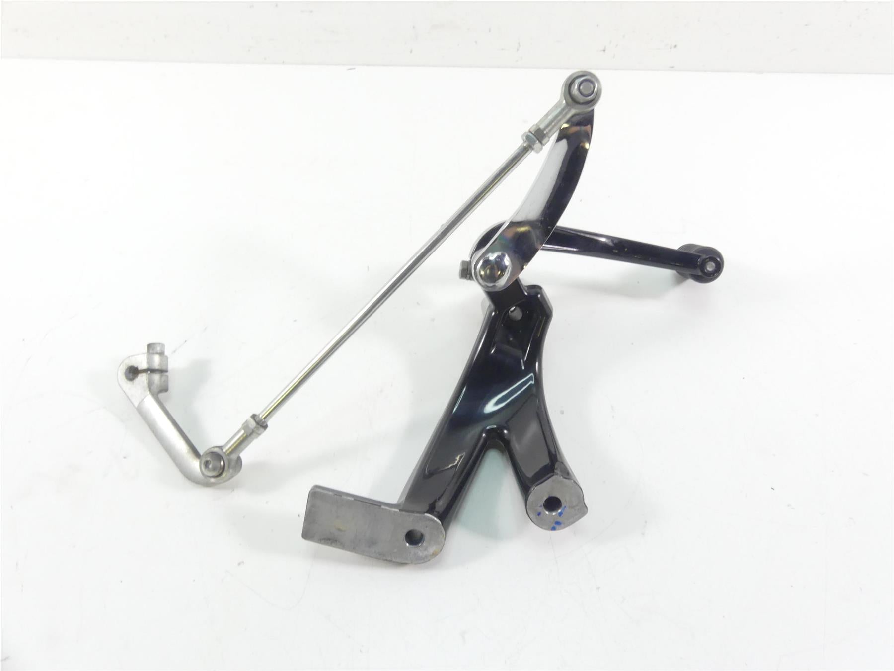 2018 Harley Softail FXFB Fat Bob Left Rider Footpeg Mount & Shifter FW 33600134 {{ shop.shopifyCountryName }} - Mototech271