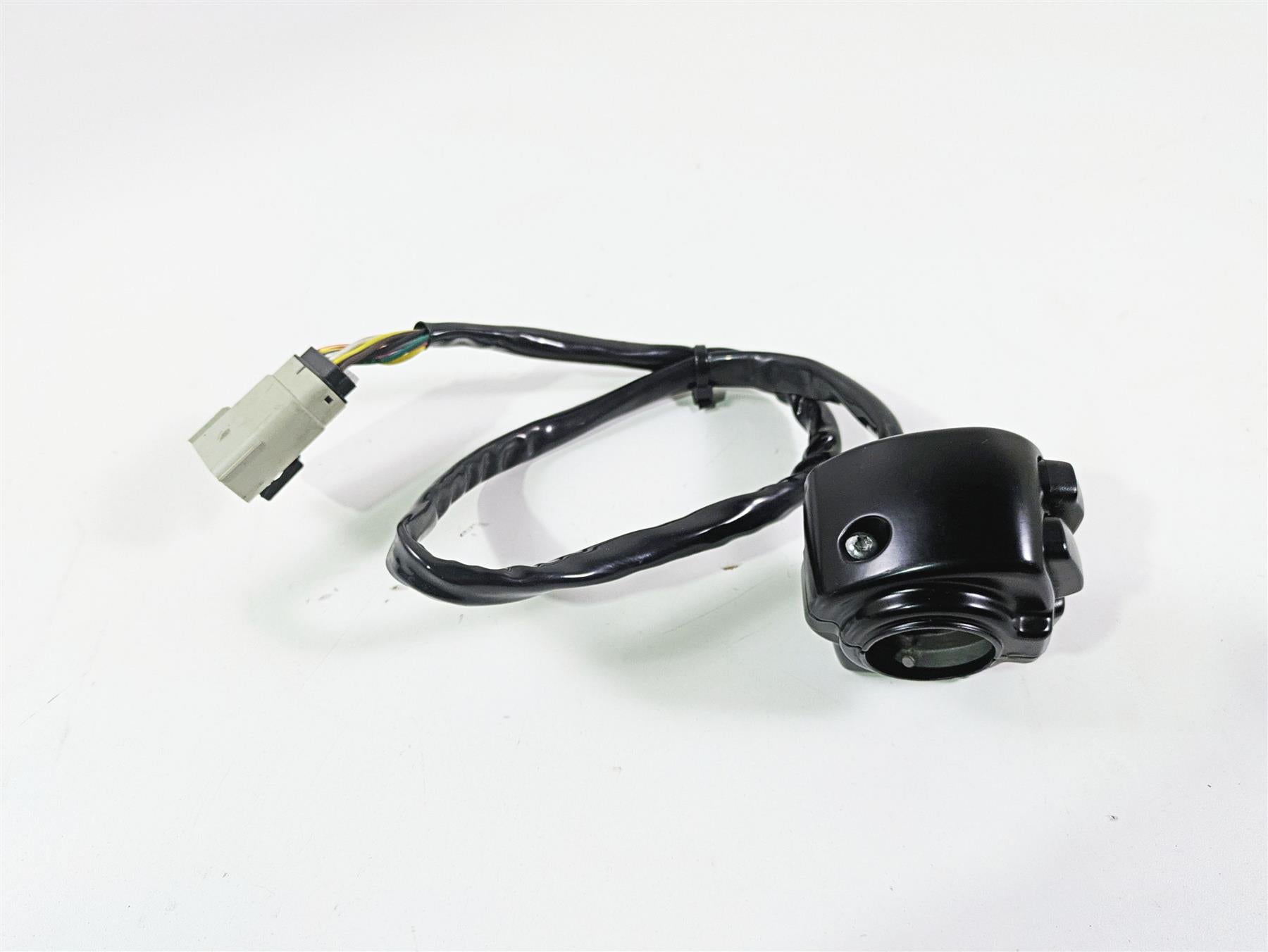 2009 Harley Touring FLHX Street Glide Left Hand Blinker Control Switch 71682-06A {{ shop.shopifyCountryName }} - Mototech271
