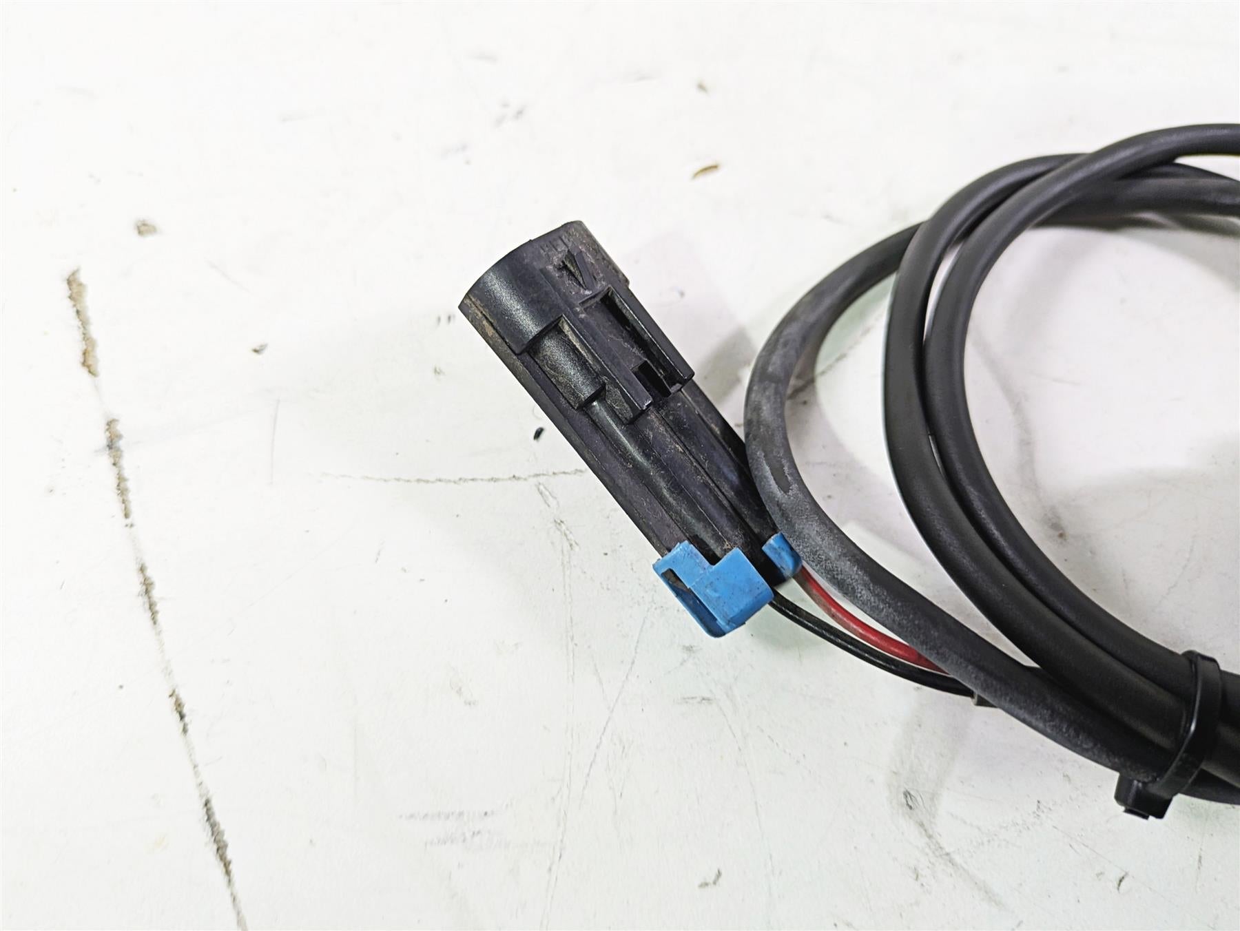 2012 Victory Cross Country Front Abs Wheel Speed Brake Sensor 4013251 {{ shop.shopifyCountryName }} - Mototech271