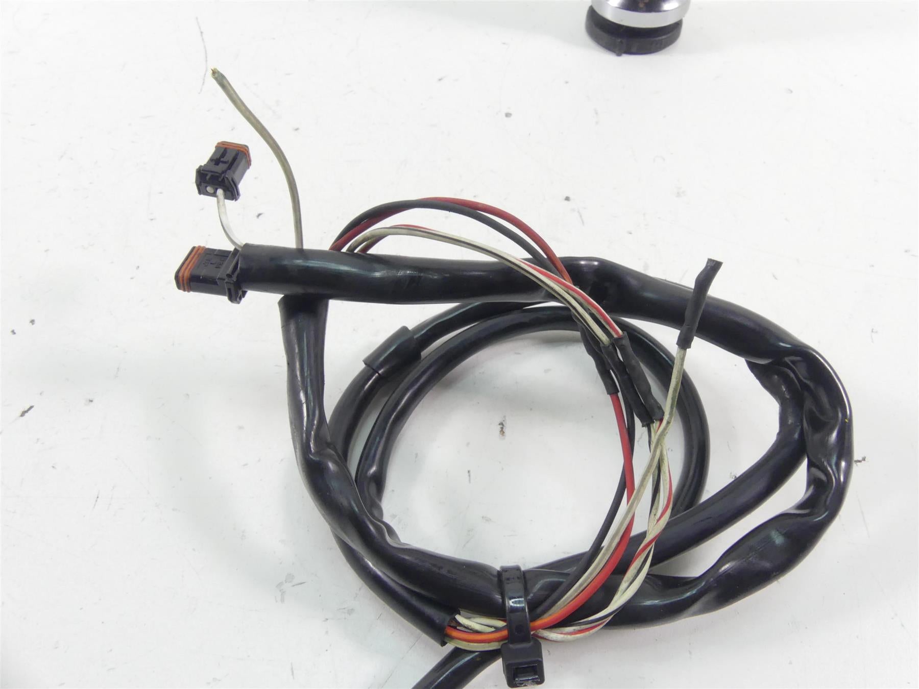 2021 Harley Softail FLSB Sport Glide Right Hand Control Switch - Read 71500462 {{ shop.shopifyCountryName }} - Mototech271