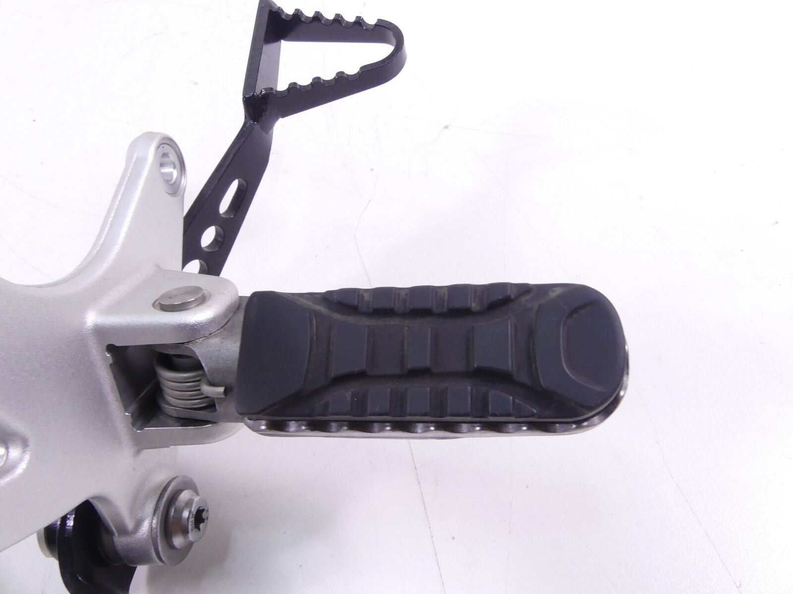 2018 BMW R nineT Urban GS K33 Right Front Footpeg & Brake Pedal 46718558718 {{ shop.shopifyCountryName }} - Mototech271