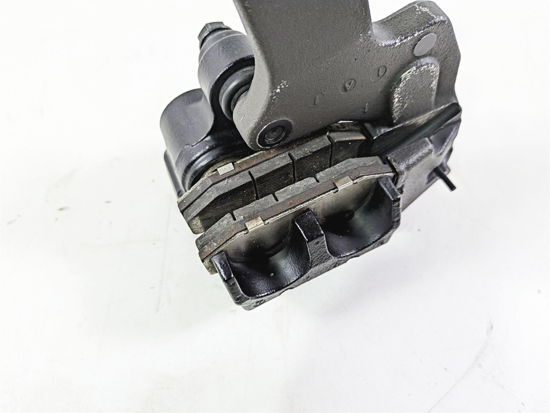 2020 Harley Softail FXST Standard Rear Brake Caliper & Bracket 41300192 {{ shop.shopifyCountryName }} - Mototech271