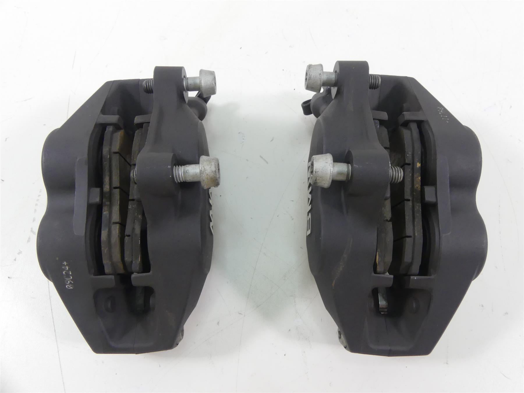 2009 BMW R1200GS K25 Front Brake Caliper Set 34117711438 34117711439 {{ shop.shopifyCountryName }} - Mototech271