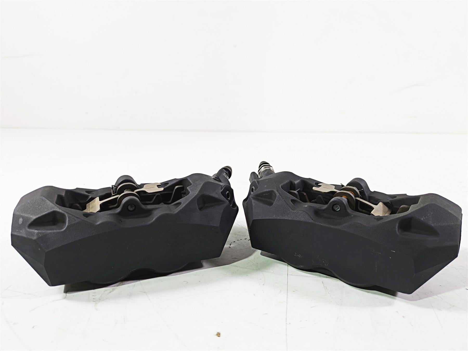 2019 BMW S1000XR K49 Front Brake Caliper Set Brembo 34118556205 34118556206 {{ shop.shopifyCountryName }} - Mototech271