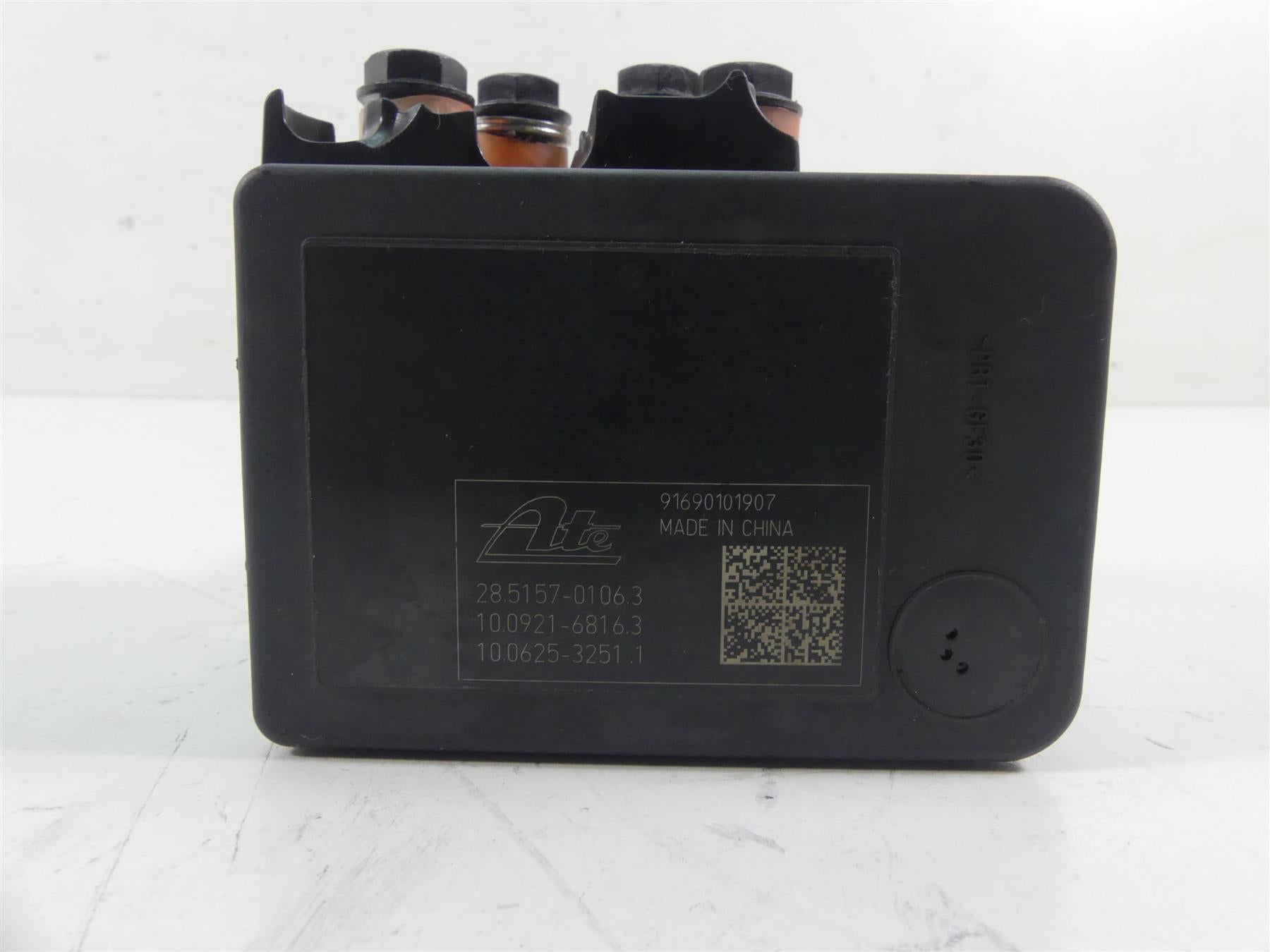 2017 Triumph Thruxton 1200R Abs Brake Pump Module Unit T2021931 {{ shop.shopifyCountryName }} - Mototech271