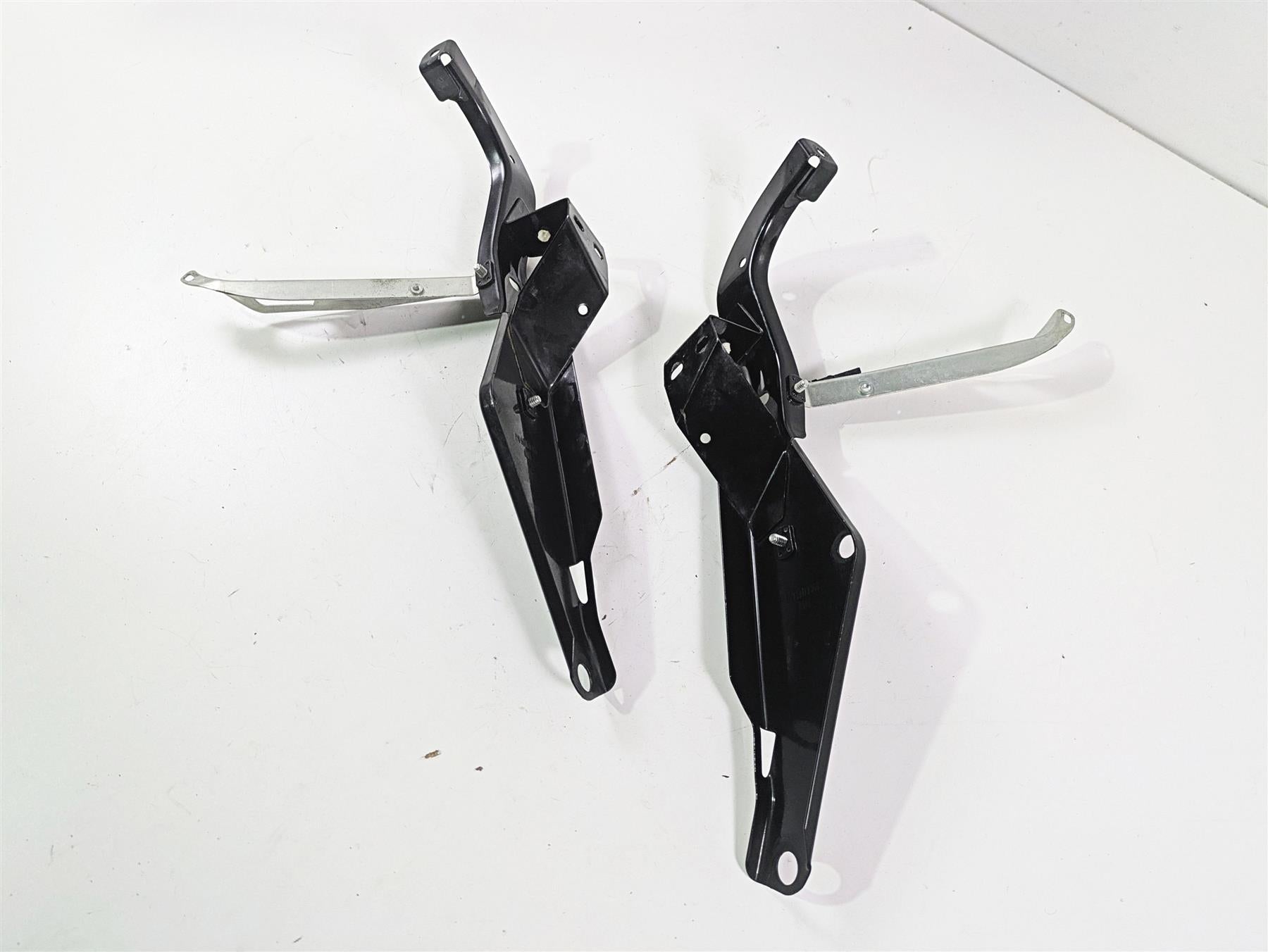 2010 Harley Touring FLHXSE CVO Street Glide Front Fairing Mounts Set 58478-96B {{ shop.shopifyCountryName }} - Mototech271