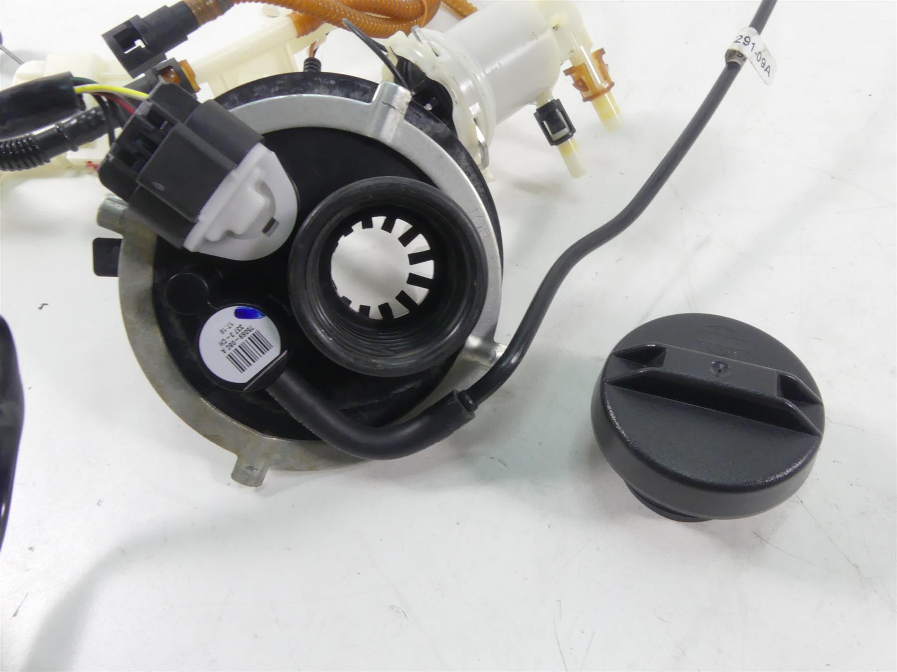 2014 Harley Touring FLHXS Street Glide Sp Fuel Petrol Pump - For Parts 62908-08 {{ shop.shopifyCountryName }} - Mototech271