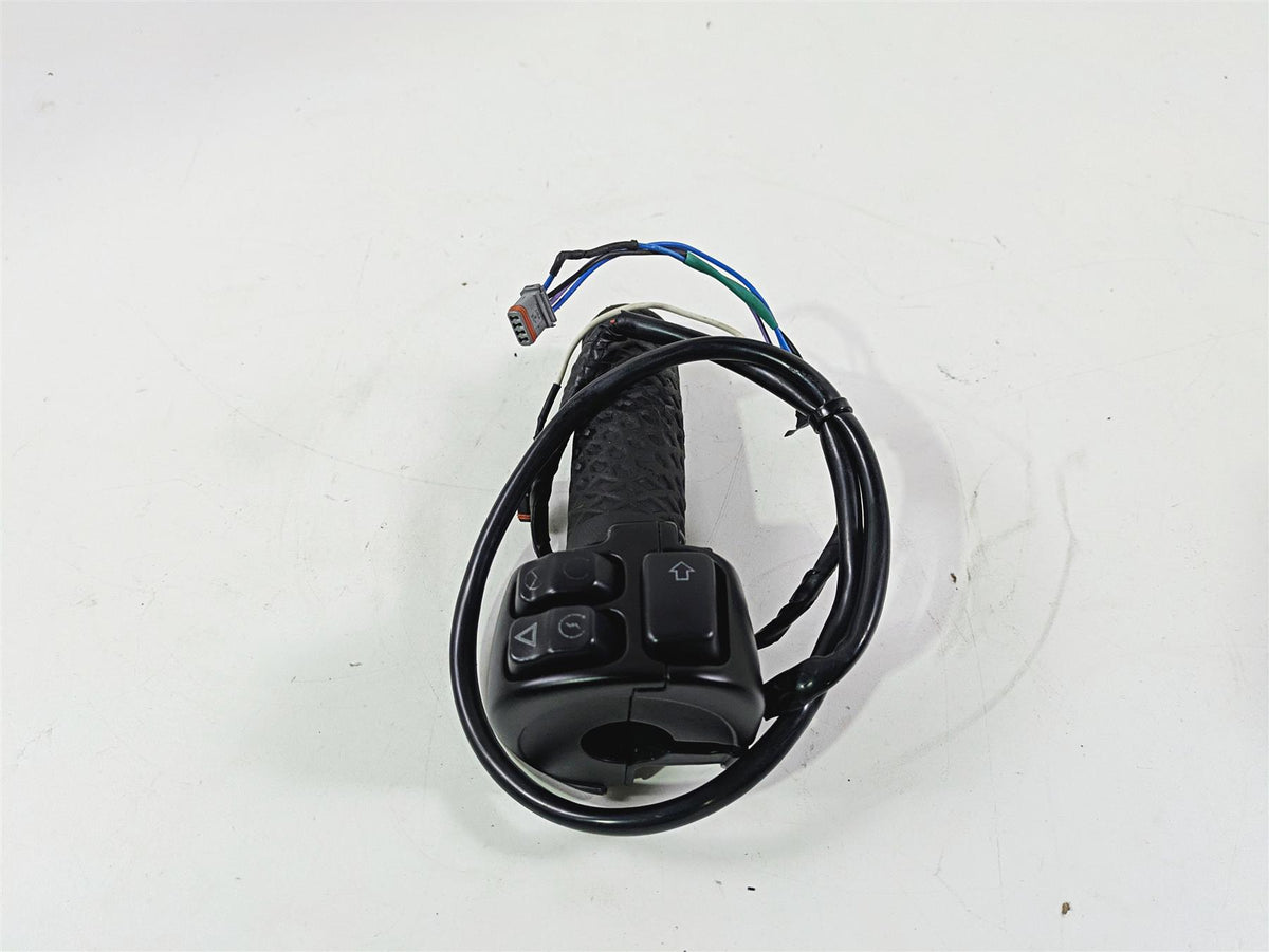 2020 Harley Softail FXST Standard Right Hand Control Switch - Extended 71500462 {{ shop.shopifyCountryName }} - Mototech271