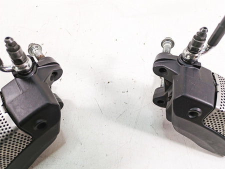 2010 Harley Touring FLHTCU Electra Glide Brembo Front Brake Caliper Set 43027-08 {{ shop.shopifyCountryName }} - Mototech271