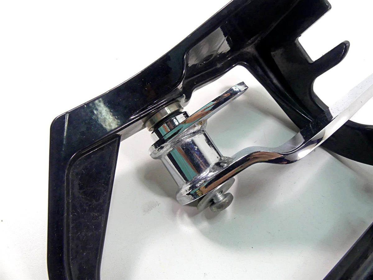 2016 Harley Softail FLS Slim Right Front Floorboard & Brake Pedal Set 42431-11 {{ shop.shopifyCountryName }} - Mototech271
