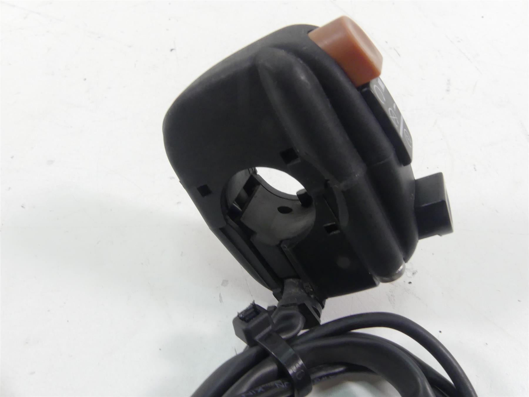 2014 Moto Guzzi Griso 1200 SE 8V Right Hand Start Kill Control Switch B045021 {{ shop.shopifyCountryName }} - Mototech271