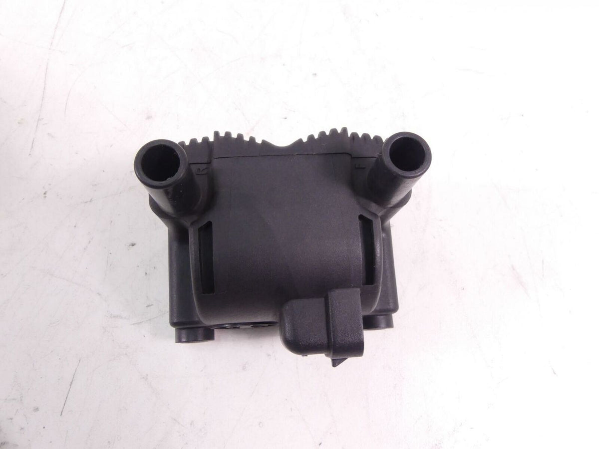 2004 Harley Softail FXSTSI Springer Ignition Coil & Cover 31743-01 {{ shop.shopifyCountryName }} - Mototech271