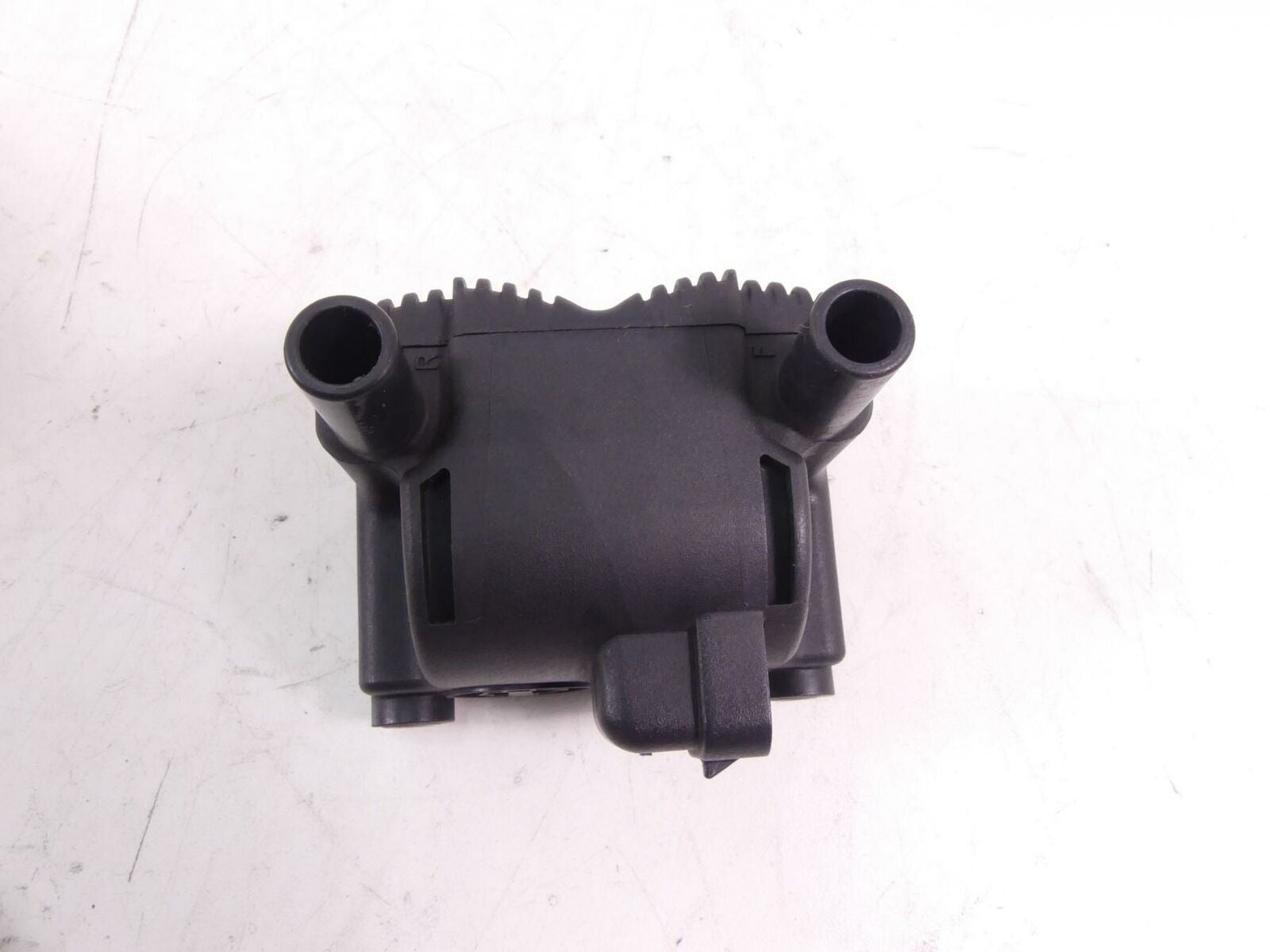 2004 Harley Softail FXSTSI Springer Ignition Coil & Cover 31743-01 {{ shop.shopifyCountryName }} - Mototech271