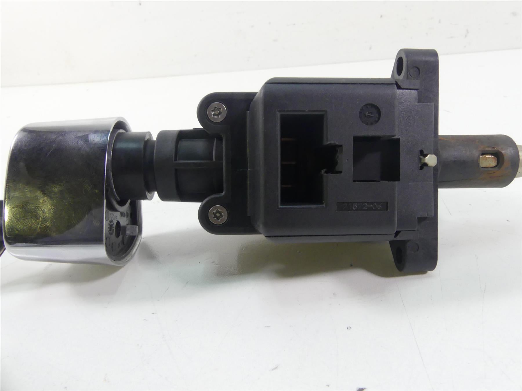 2013 Harley Touring FLHTP Electra Glide Ignition Switch Key Lock Set 71572-06 {{ shop.shopifyCountryName }} - Mototech271