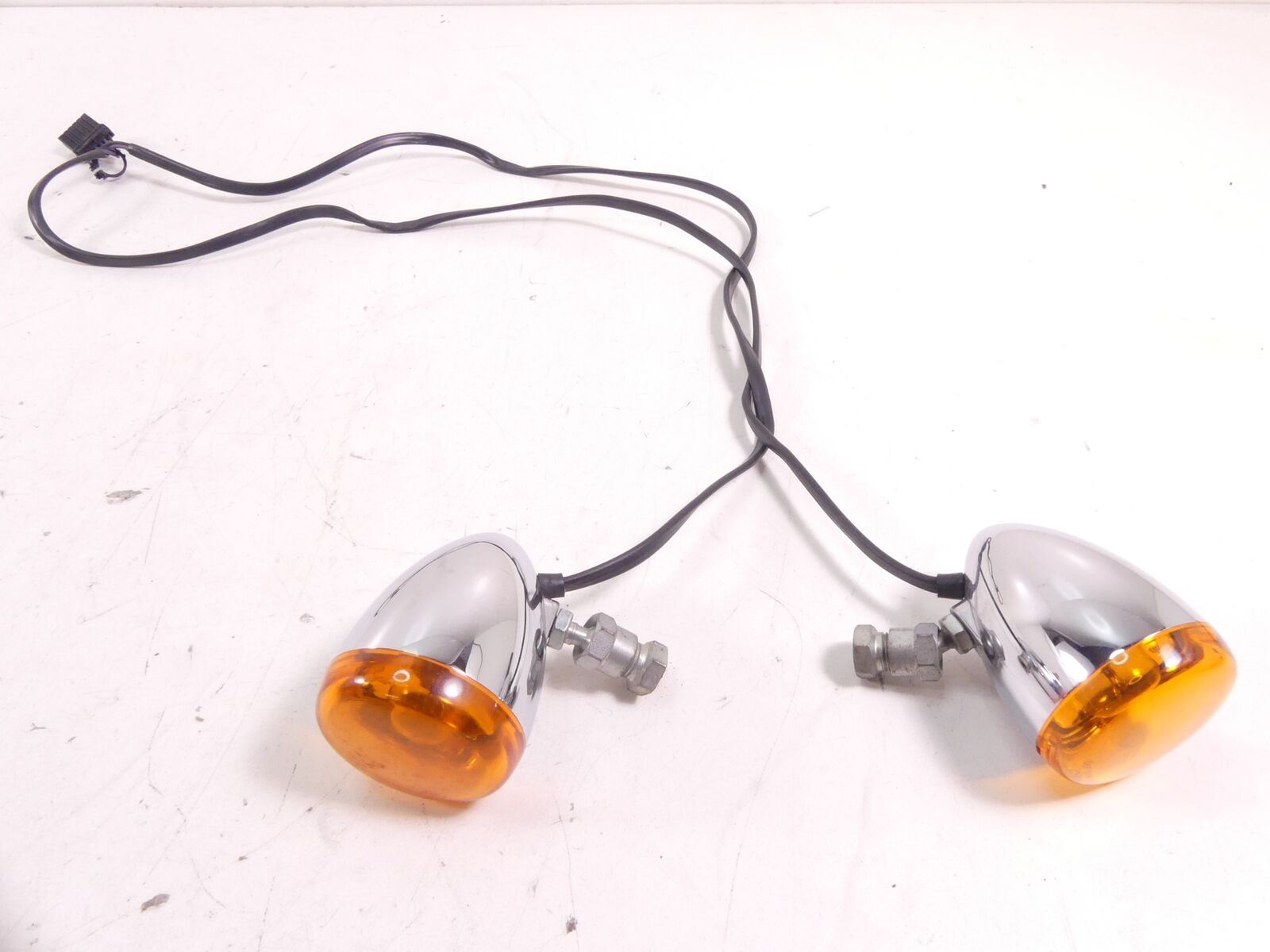 2009 Harley VRSCAW V-Rod Front Left Right Blinker Turn Signal Set 68972-00 {{ shop.shopifyCountryName }} - Mototech271