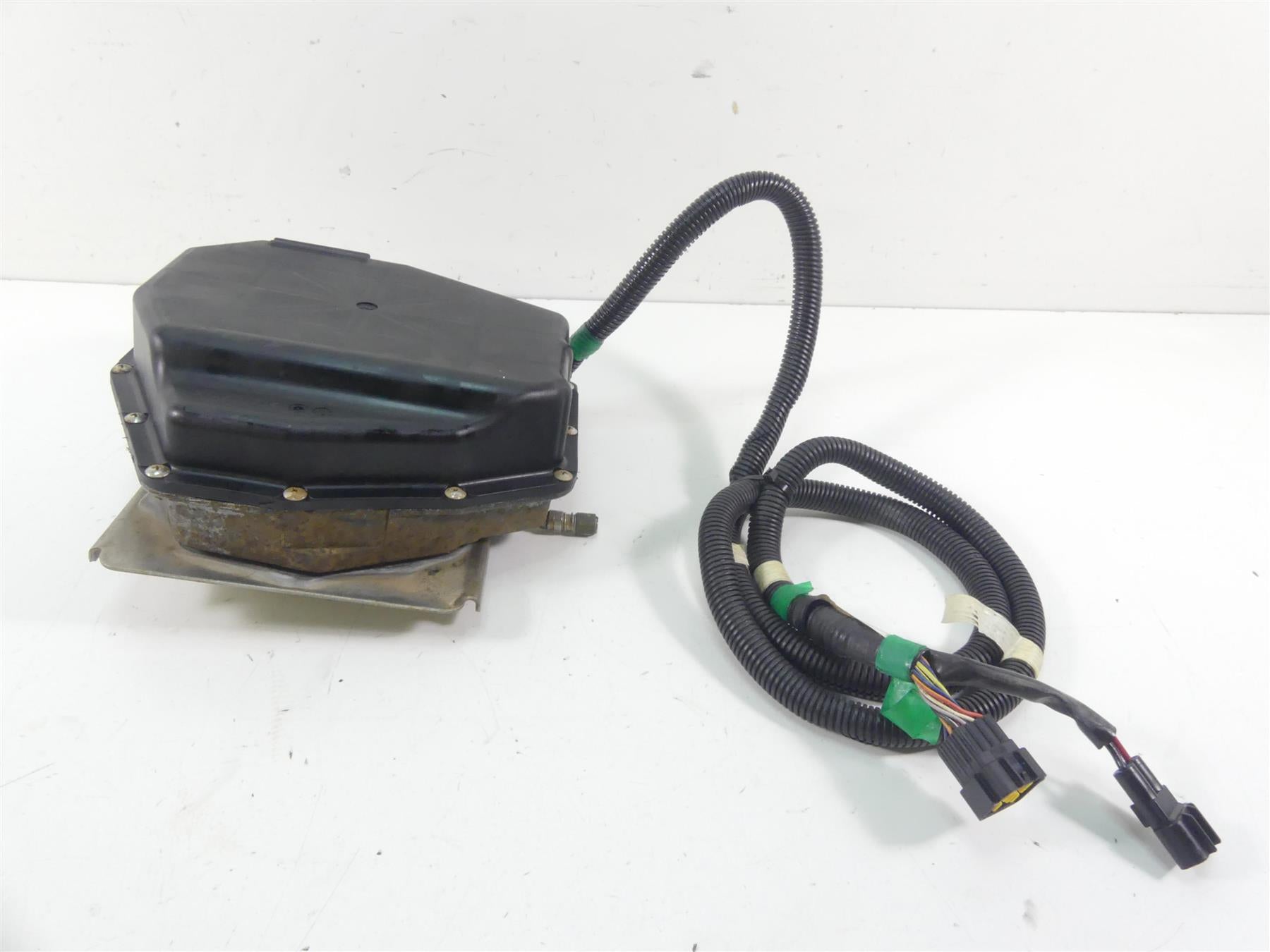 2017 Yamaha Waverunner VX 1050 CS Reverse Trim Control Motor & Box F2X-6140B-00 {{ shop.shopifyCountryName }} - Mototech271