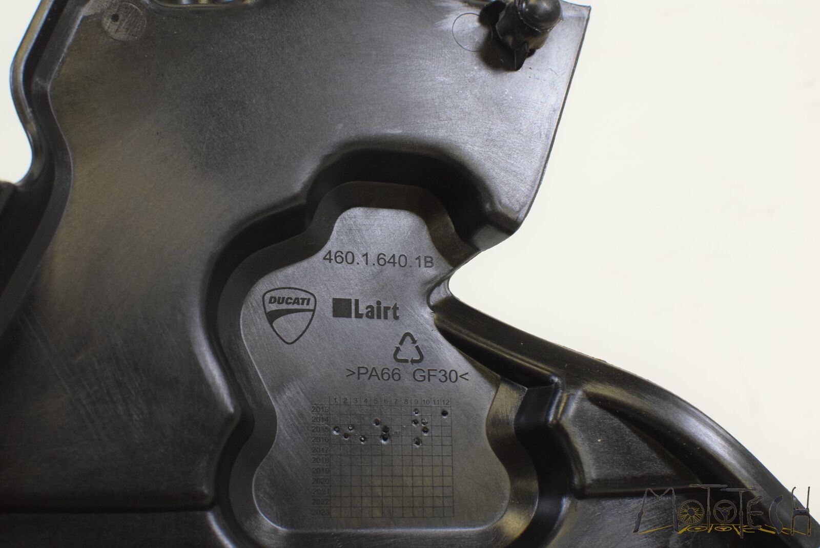 2017 Ducati Panigale 959 Right Engine Motor Side Cover Fairing 46016401B {{ shop.shopifyCountryName }} - Mototech271