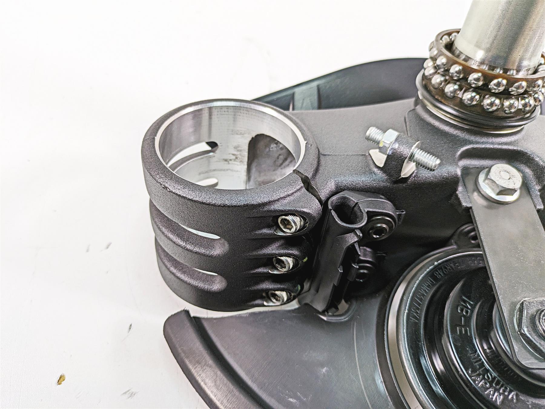 2016 Ducati Panigale 1299 S Lower Triple Tree 58mm Clamp Ohlins 34220681AA {{ shop.shopifyCountryName }} - Mototech271