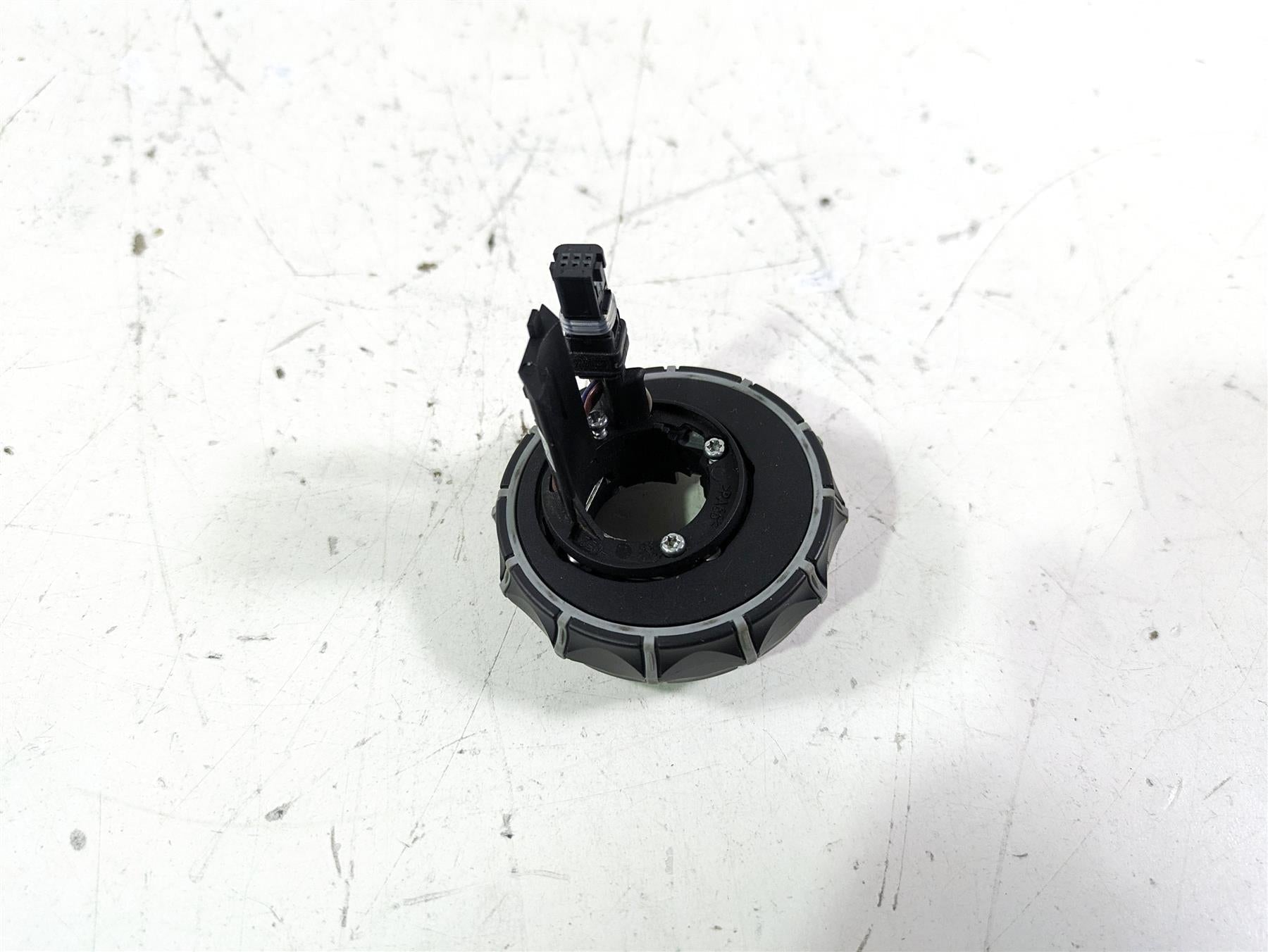 2022 BMW R1250 RT K052 Round Left Multi Control Switch 61317727498 {{ shop.shopifyCountryName }} - Mototech271