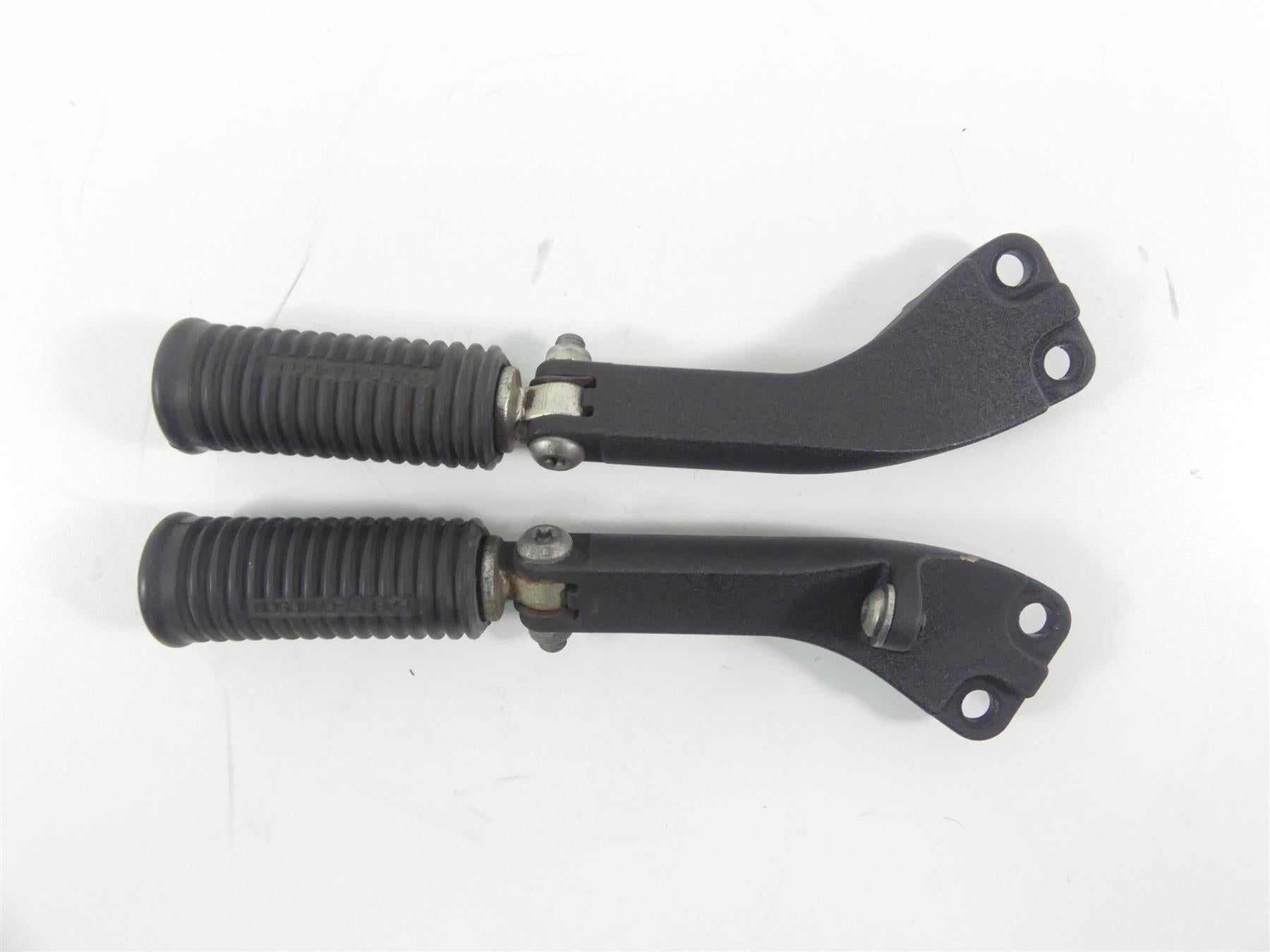 2016 Harley FXDL Dyna Low Rider Rear Passenger Foot Peg Set 49224-06A 49230-06 {{ shop.shopifyCountryName }} - Mototech271
