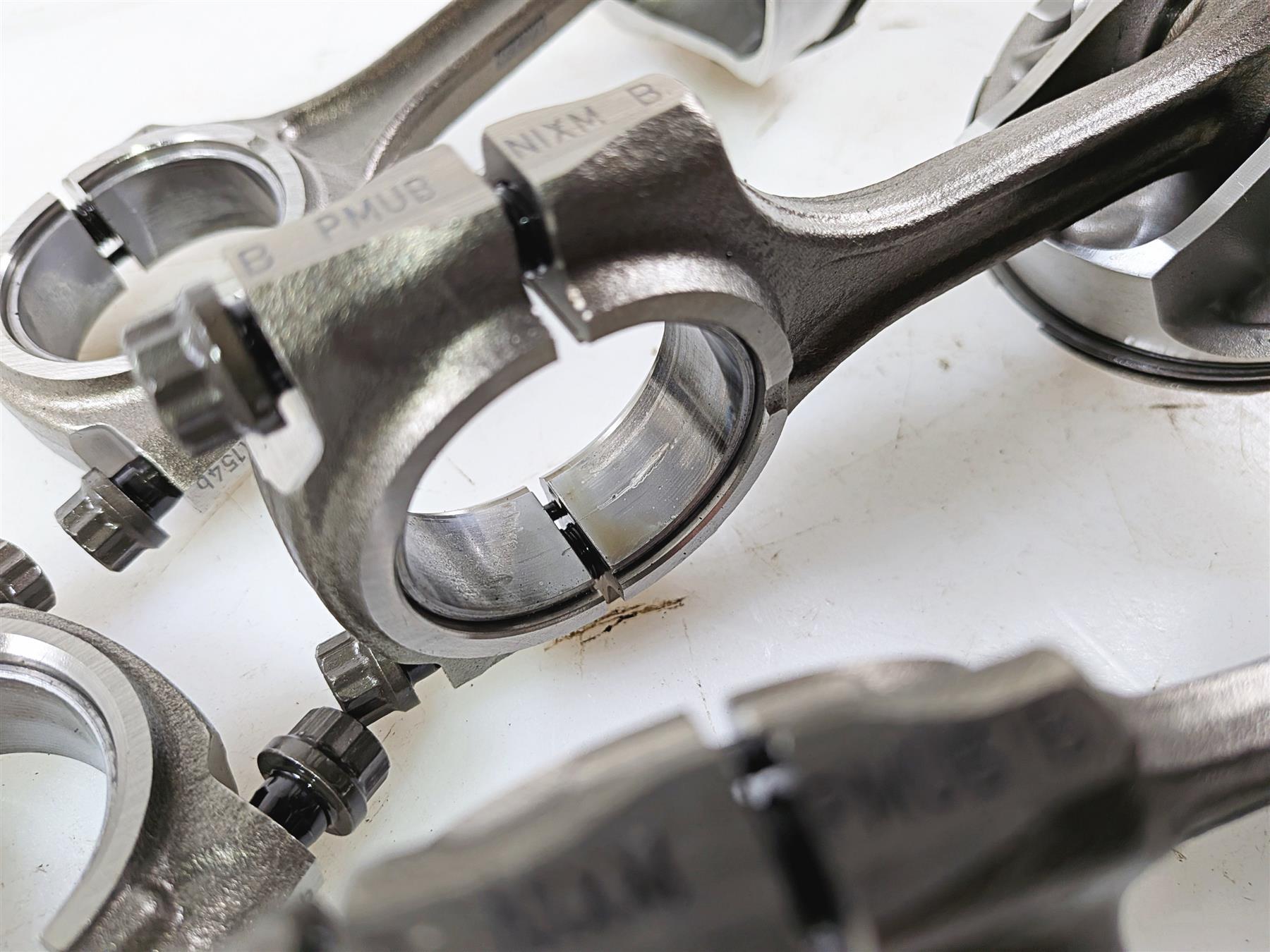 2016 Aprilia RSV 1100 Tuono V4 Factory Piston & Connecting Rod Set B045842 {{ shop.shopifyCountryName }} - Mototech271