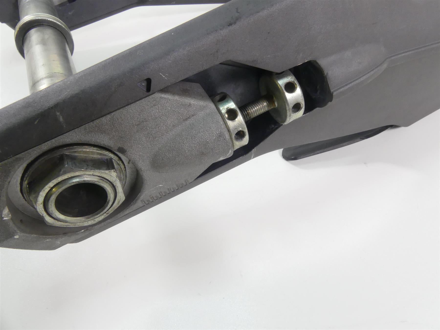 2004 Ducati 999 SBK Rear Swingarm Swing Arm Suspension + Axle 37030323A {{ shop.shopifyCountryName }} - Mototech271