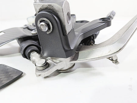 2022 Kawasaki ZX10R ZX1000 Ninja Right Foot Peg & Brake Pedal Master 35063-1522 {{ shop.shopifyCountryName }} - Mototech271