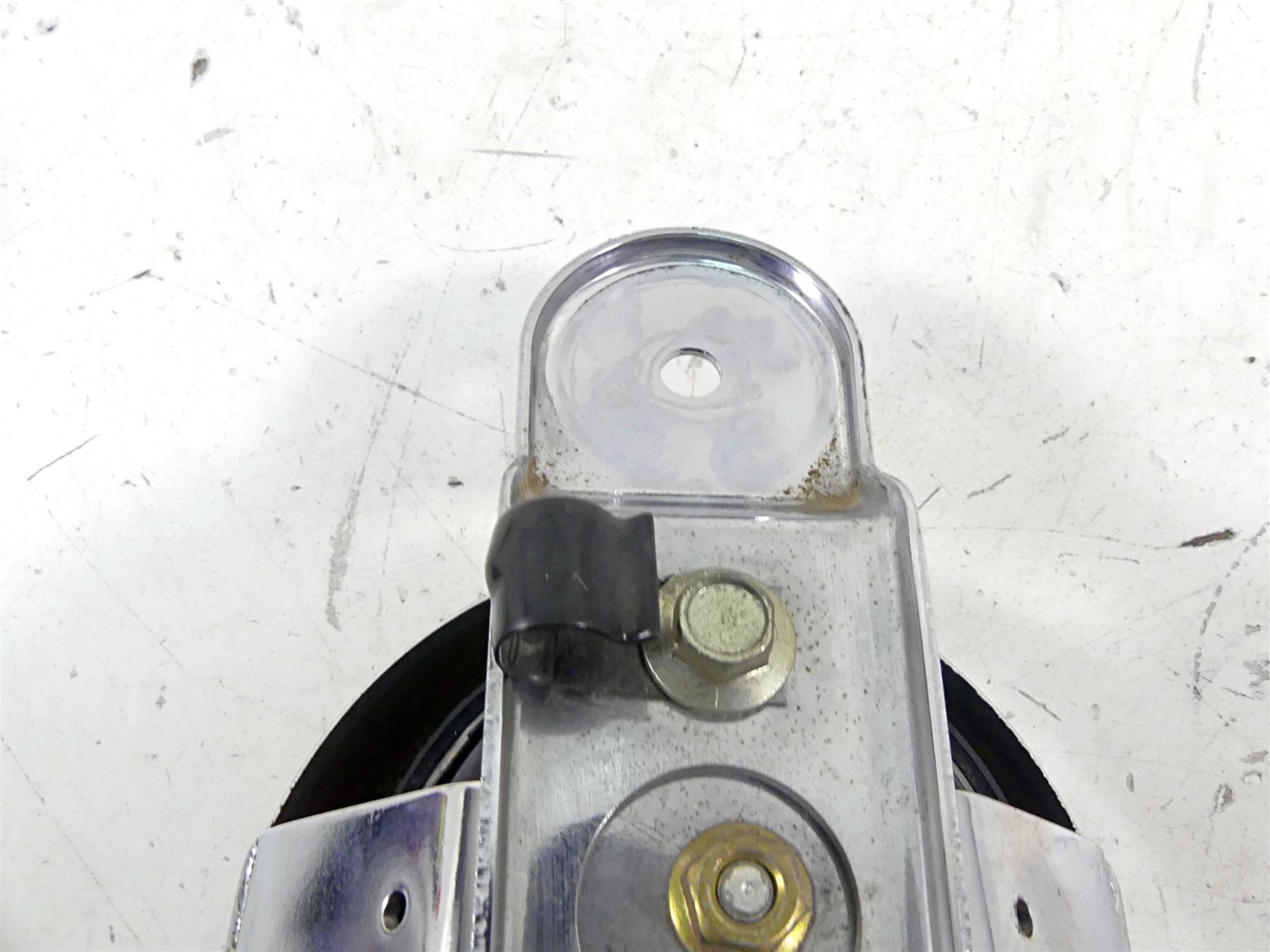 2006 Harley Softail FXSTSI Springer Horn & Chrome Cover 61300478A 69060-90H {{ shop.shopifyCountryName }} - Mototech271