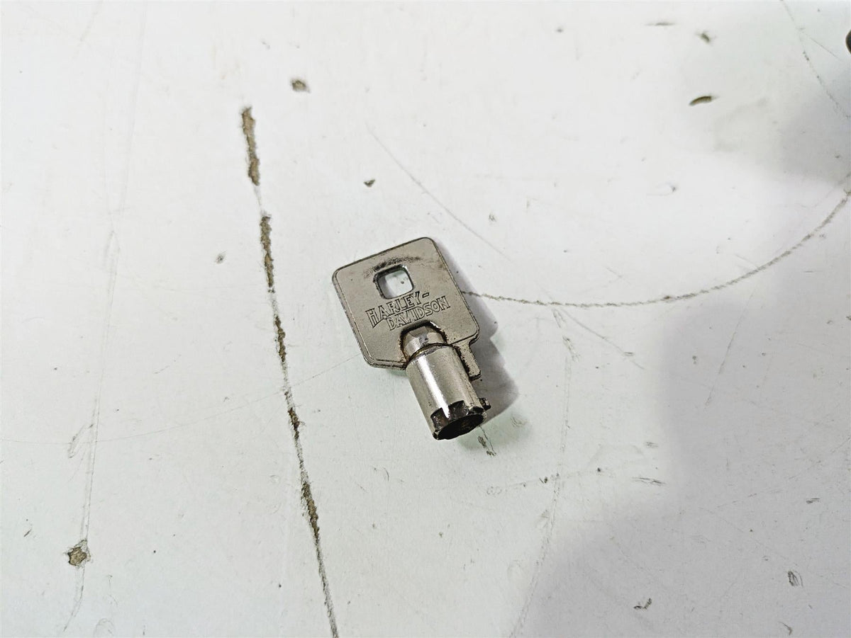 2005 Harley Softail FLSTSCI Heritage Springer Ignition Switch Key Lock 71450-04 {{ shop.shopifyCountryName }} - Mototech271