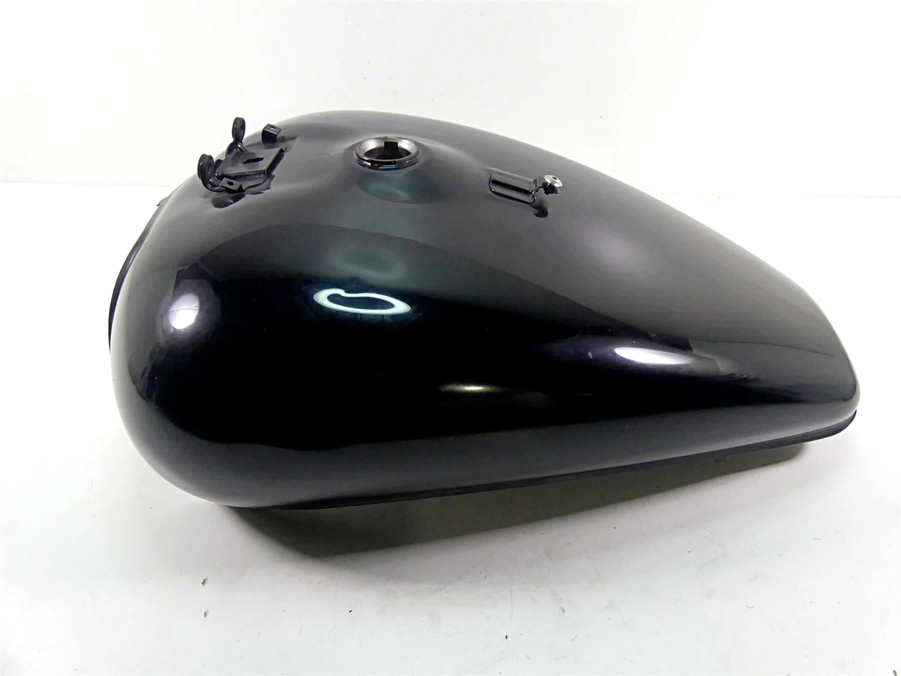 2008 Suzuki M109R VZR1800 Fuel Gas Petrol Tank Reservoir - Read 44100-48G00 {{ shop.shopifyCountryName }} - Mototech271