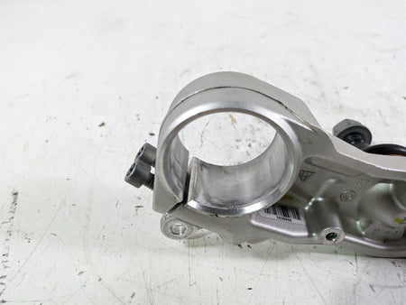 2022 BMW R1250 RT K052 Lower Triple Tree Steering Clamp 31429443338 {{ shop.shopifyCountryName }} - Mototech271