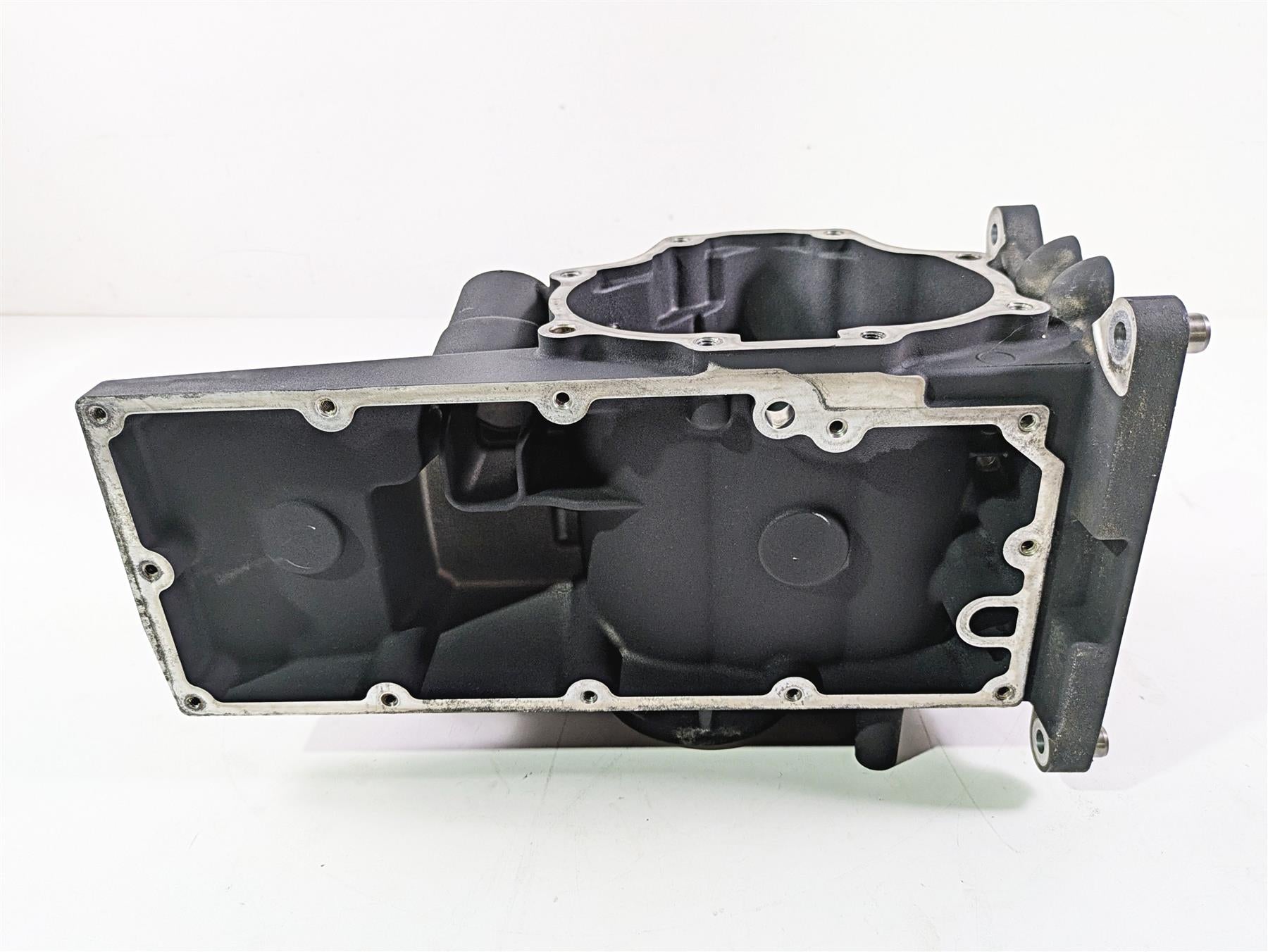 2007 Harley Touring FLHRSE CVO Road King 6-Sp Transmission Housing 33162-07A {{ shop.shopifyCountryName }} - Mototech271