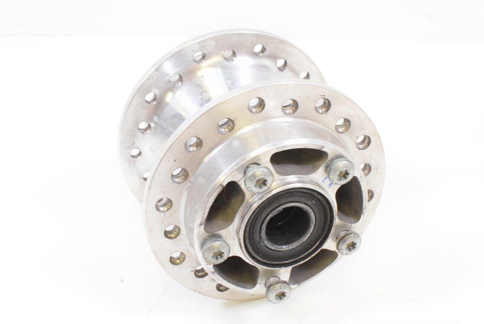 2007 Harley VRSCX V-Rod Front Wheel 1" Axle Hub Spoke Mount 43584-07 {{ shop.shopifyCountryName }} - Mototech271