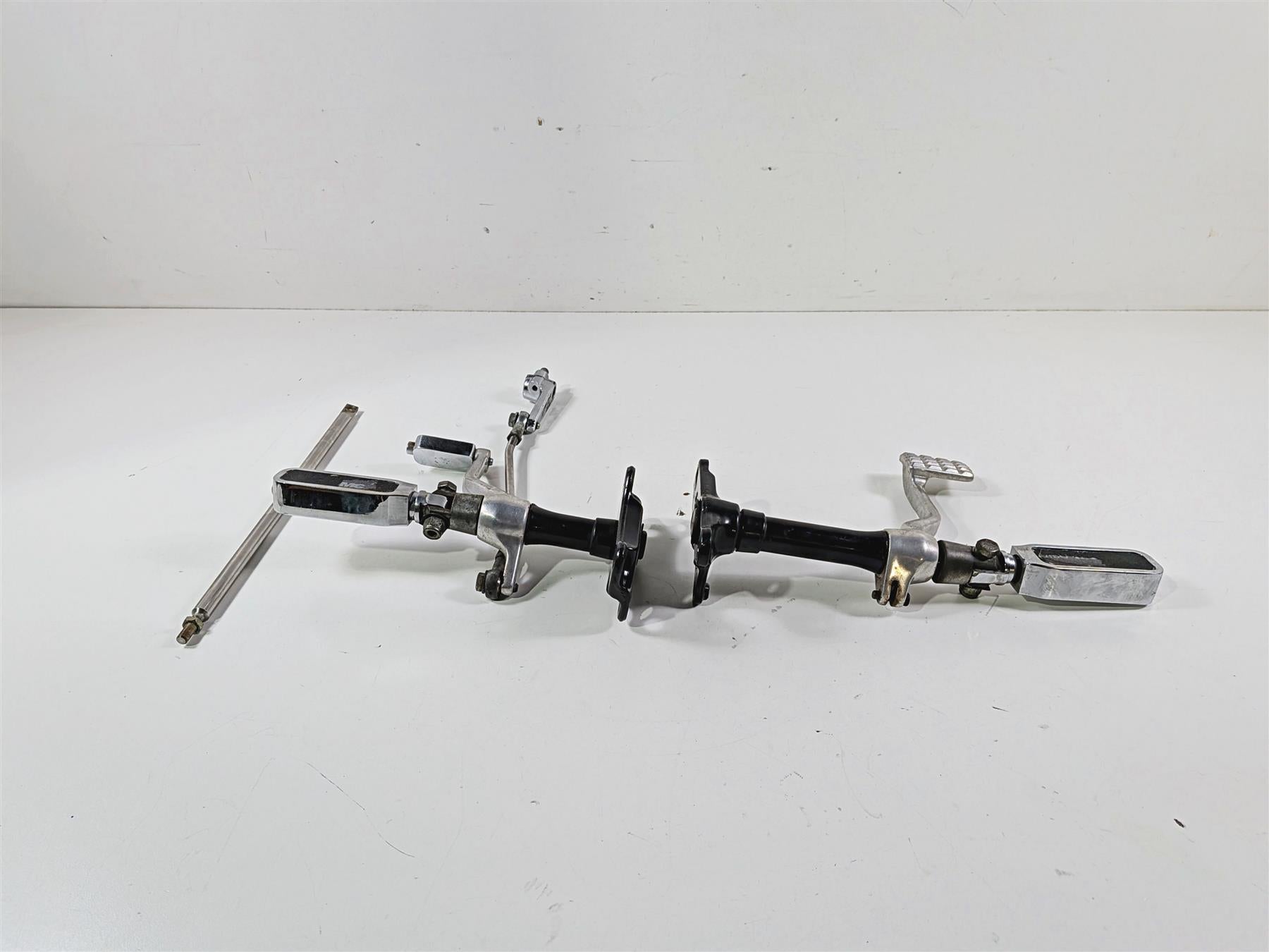 2003 Harley Sportster XL1200 Front Footpeg Shift Brake Lever Set 50951-90 {{ shop.shopifyCountryName }} - Mototech271