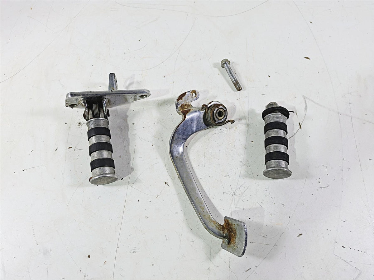 2002 Honda VT1100 Shadow Sabre Right Foot Pegs & Brake Pedal Set 50615-MCK-A00 {{ shop.shopifyCountryName }} - Mototech271
